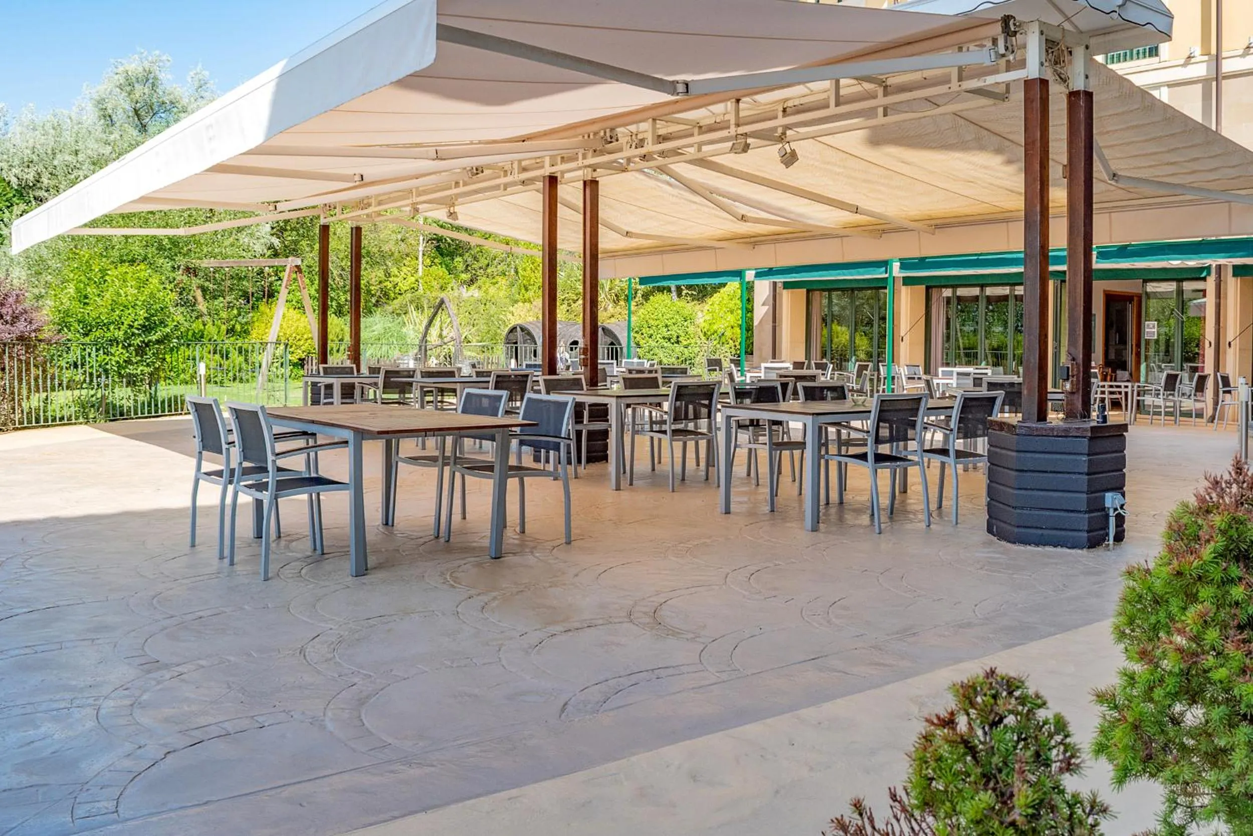 Lounge or bar in Hotel Silken Villa de Laguardia