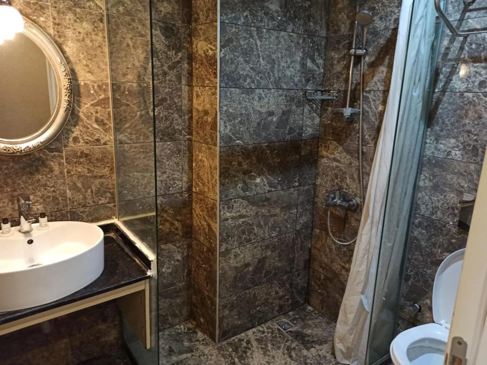 Shower in Sun Comfort Hotel