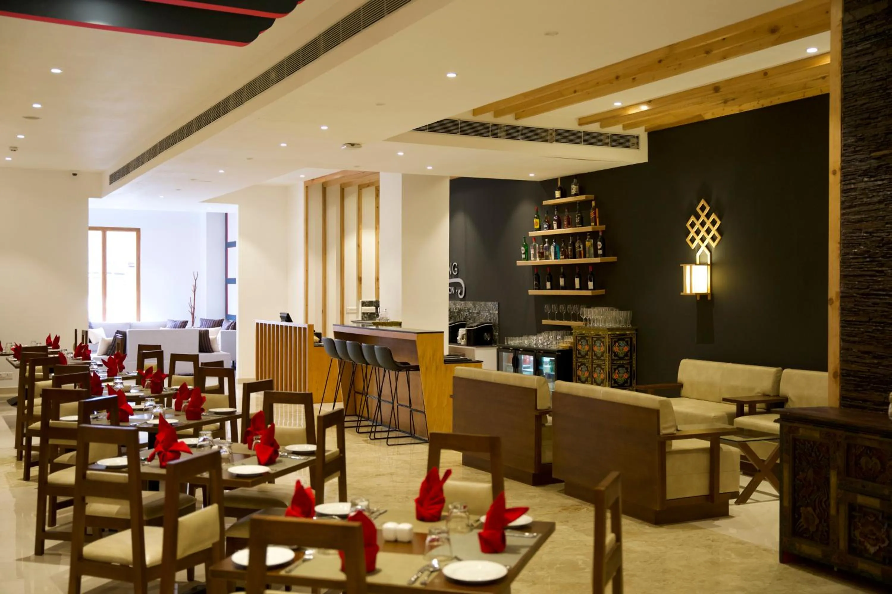 Restaurant/places to eat in Pelyang Boutique