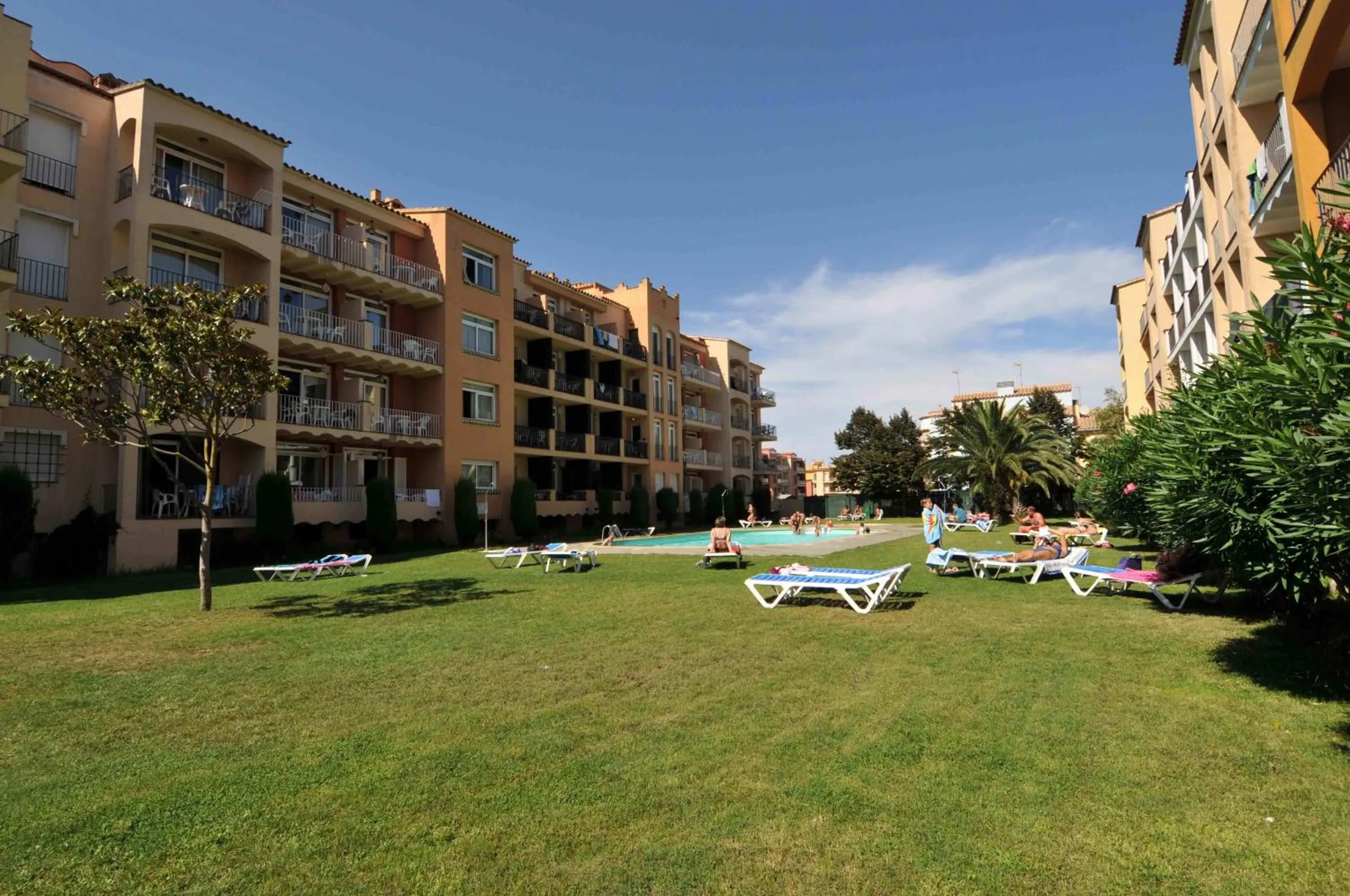 Garden in Aptos. Comte D´Empuries