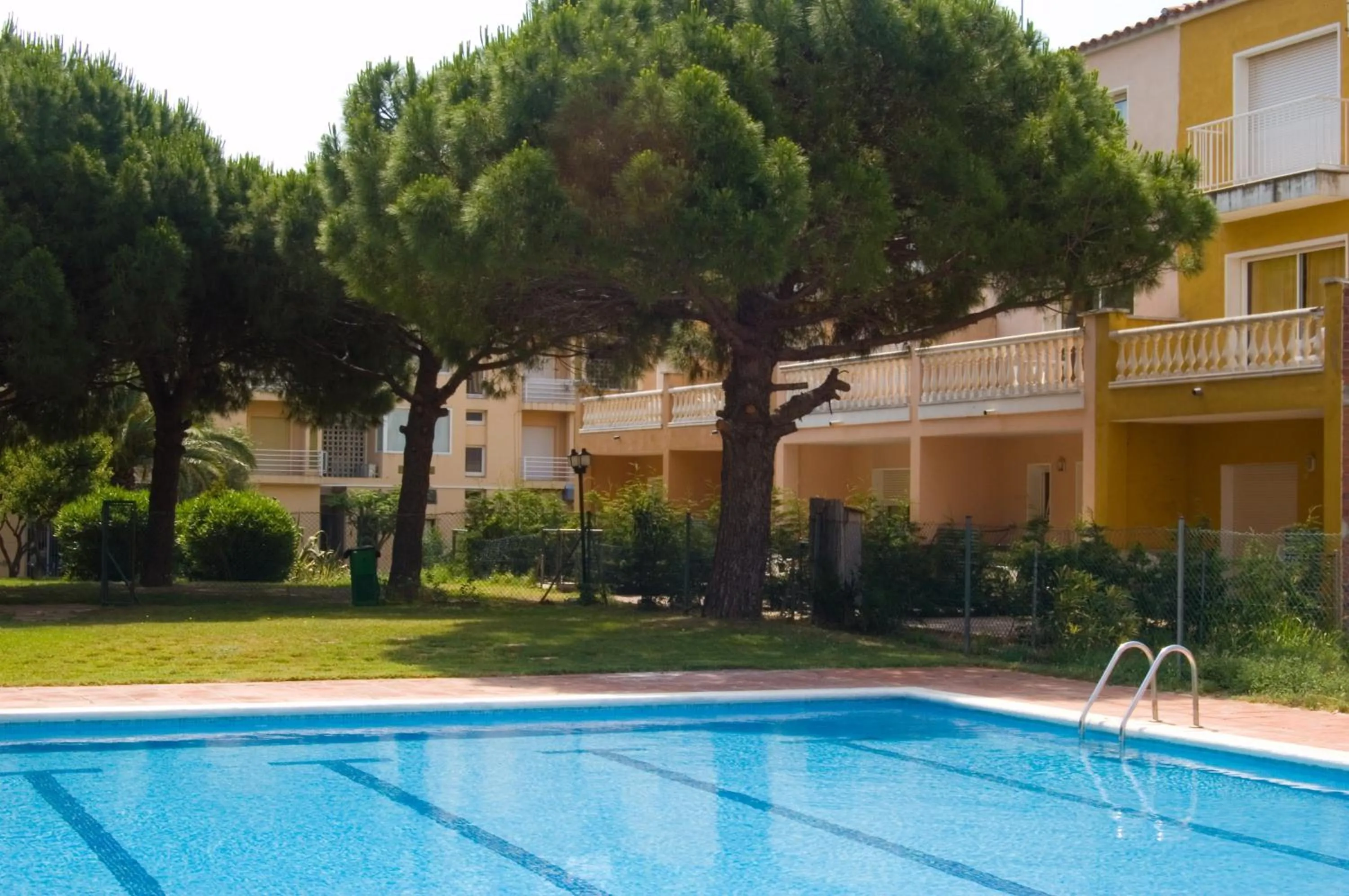 Property building in Aptos. Comte D´Empuries