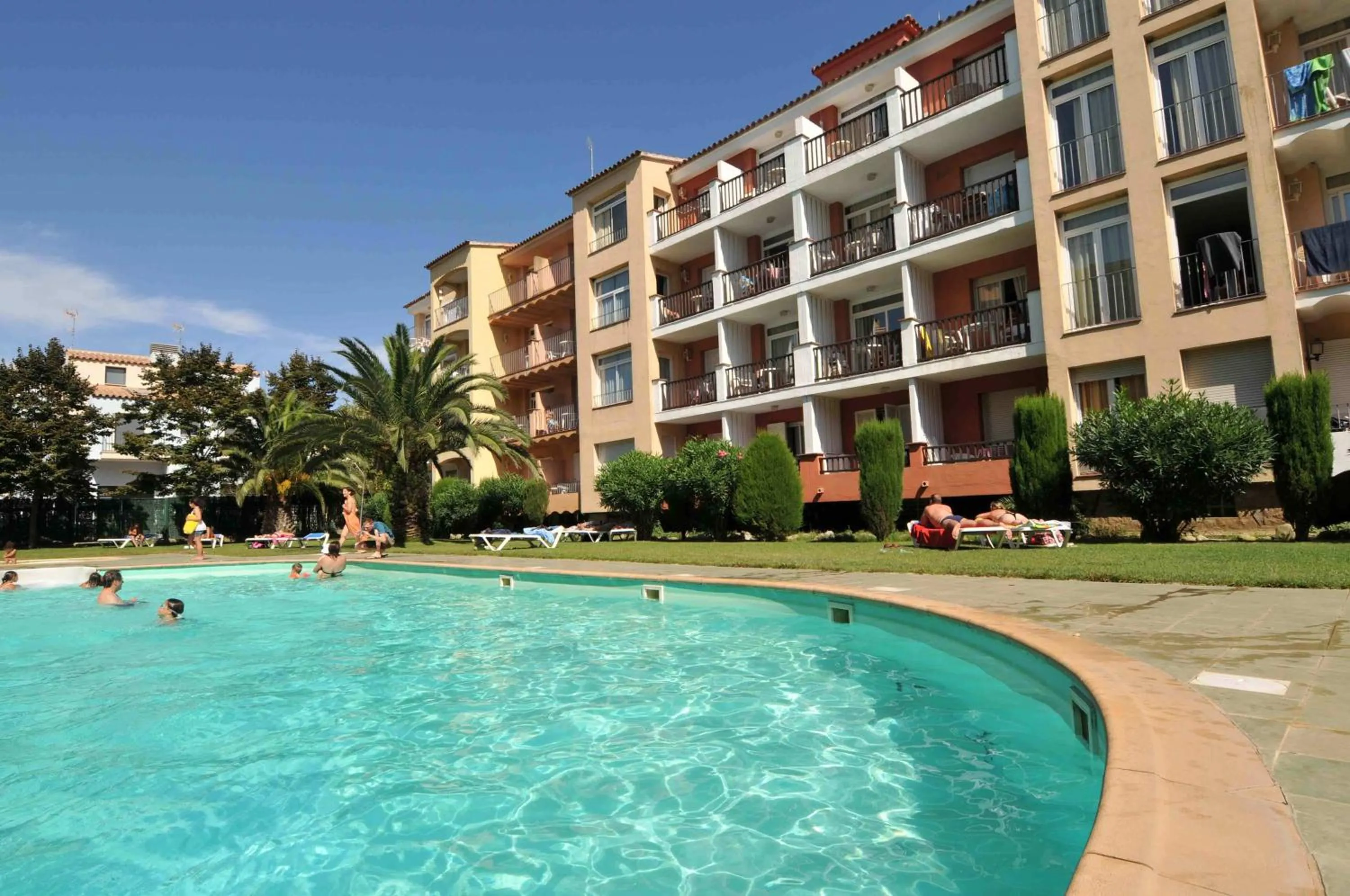 Property building in Aptos. Comte D´Empuries