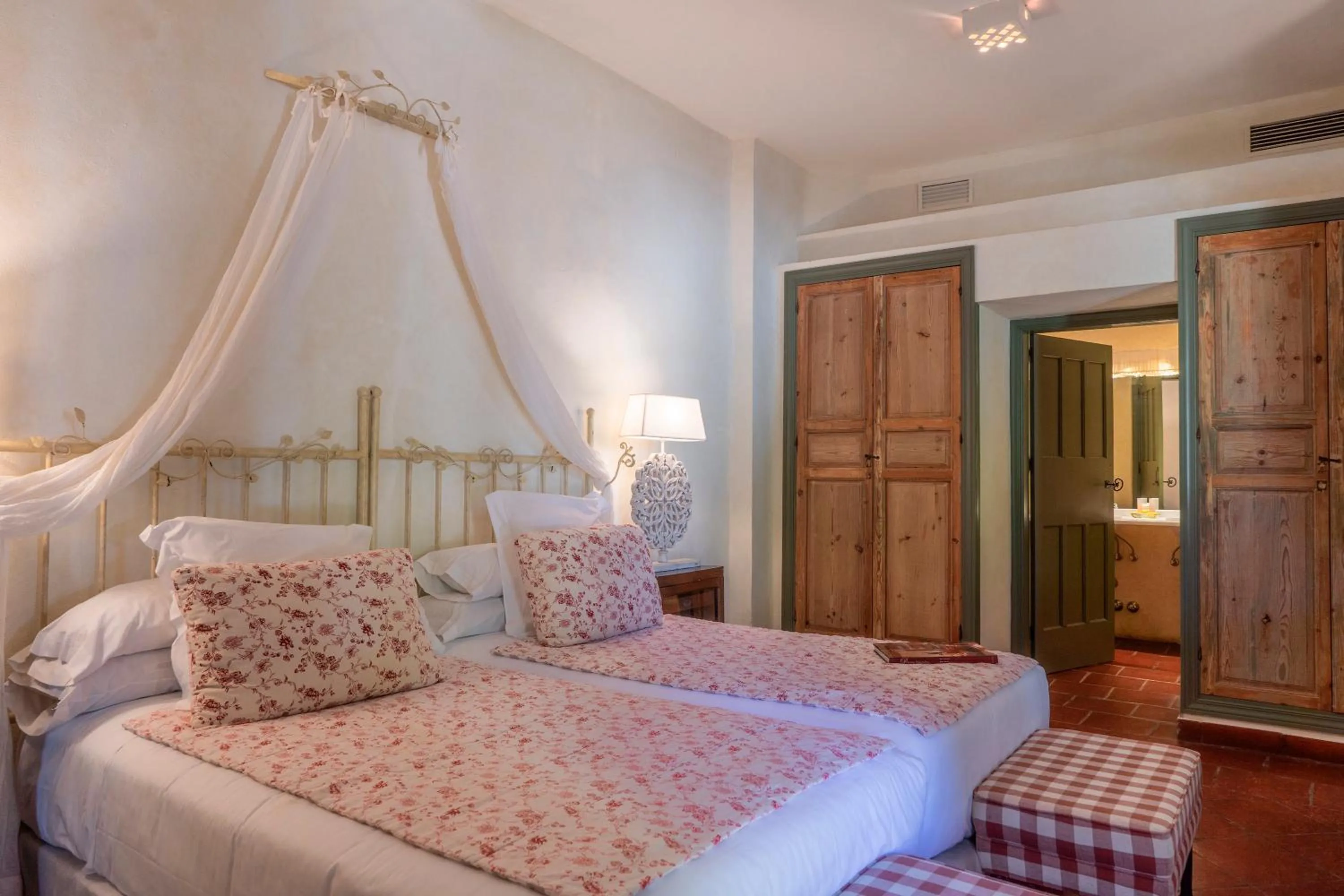 Bedroom, Bed in Hotel Boutique Molino del Arco