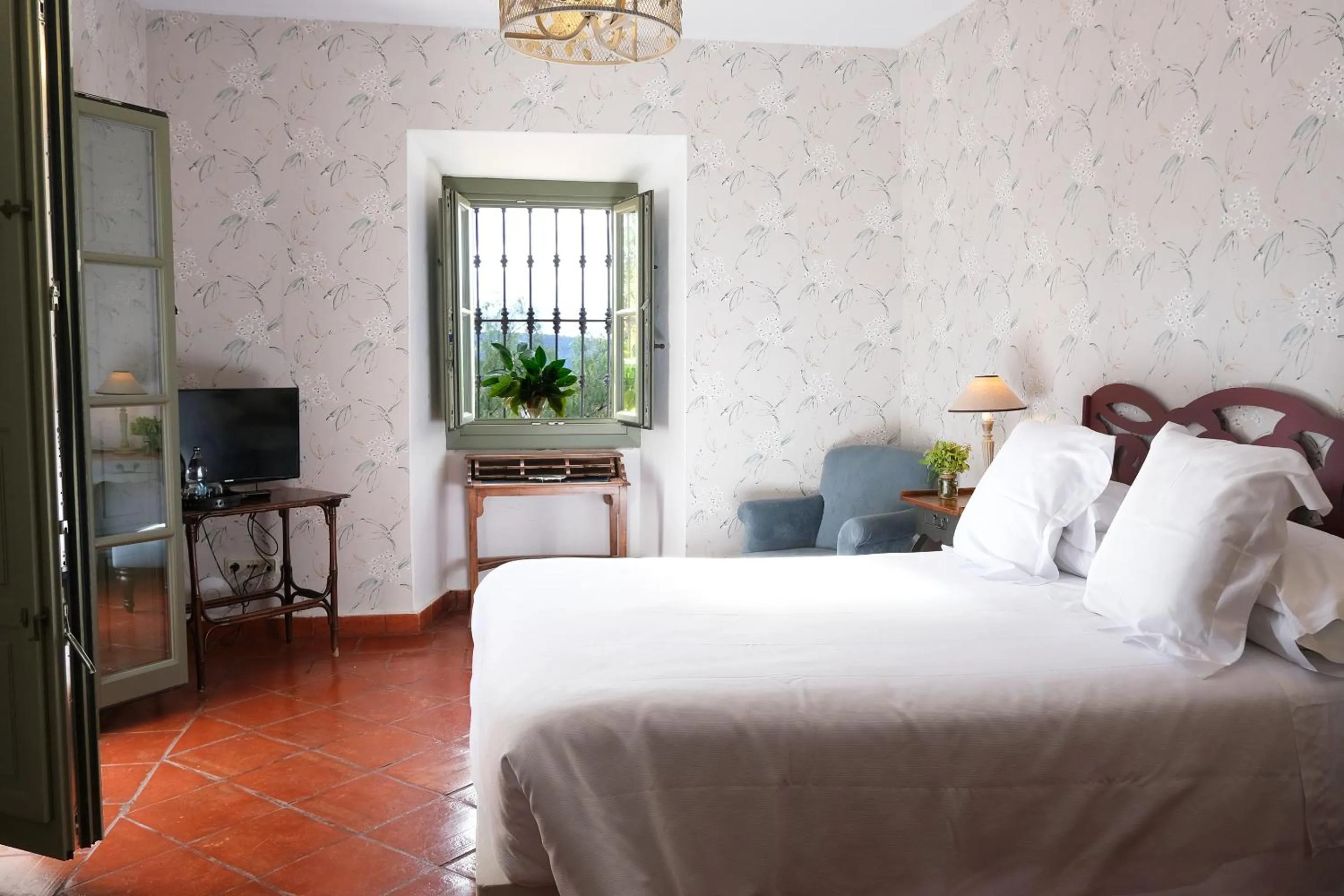 Bedroom, Bed in Hotel Boutique Molino del Arco