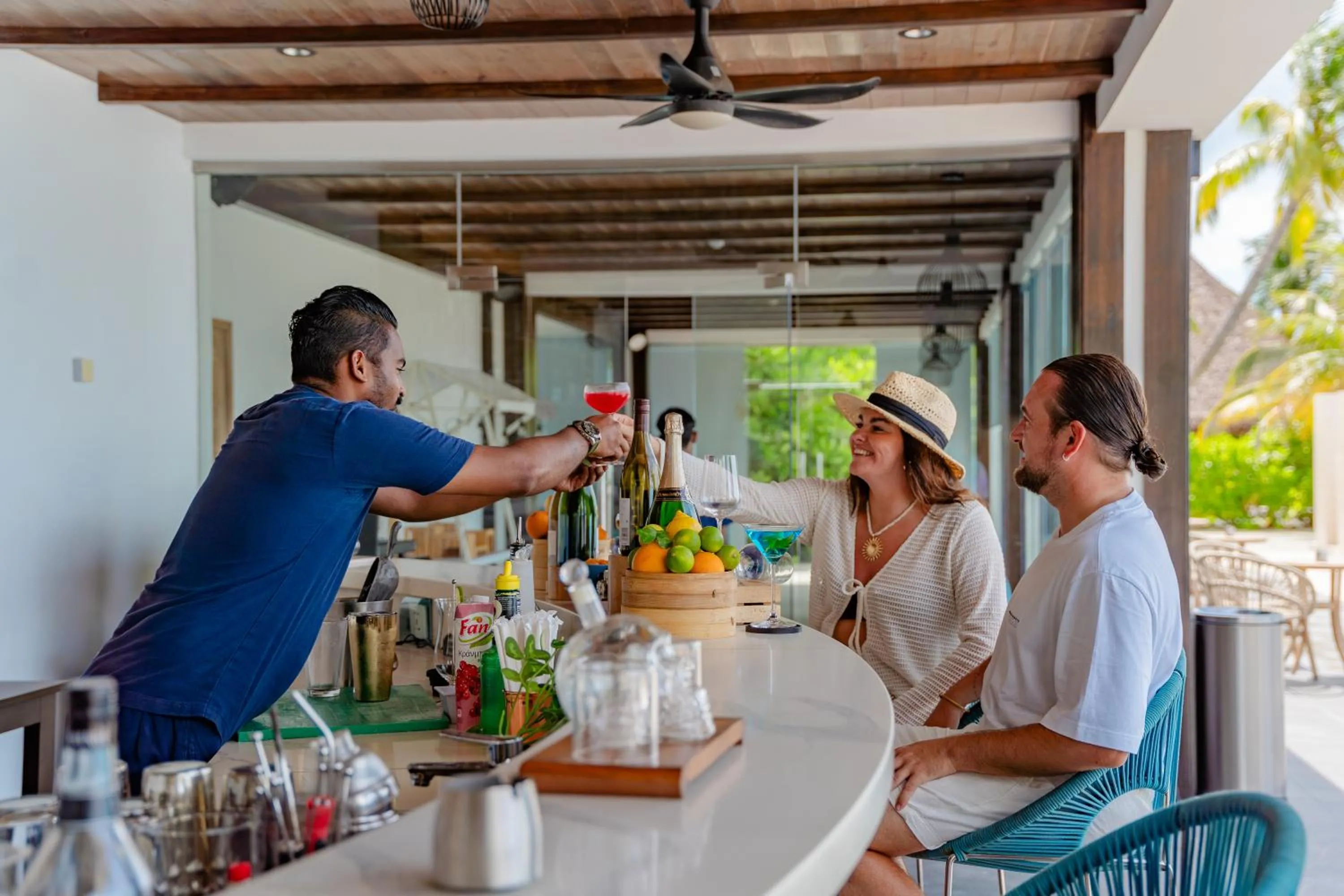 Lounge or bar in NOOE Maldives Kunaavashi