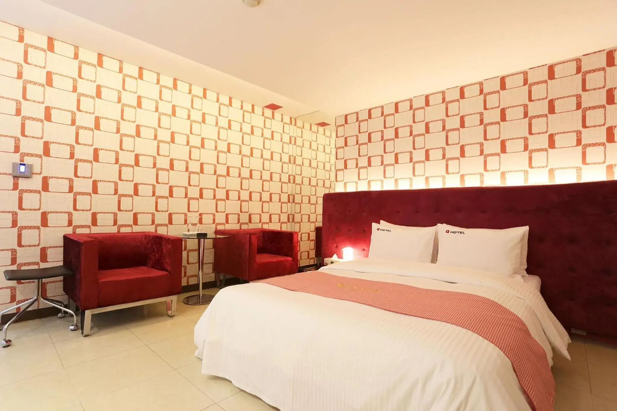 Bed in Q Hotel Bed in Q Hotel