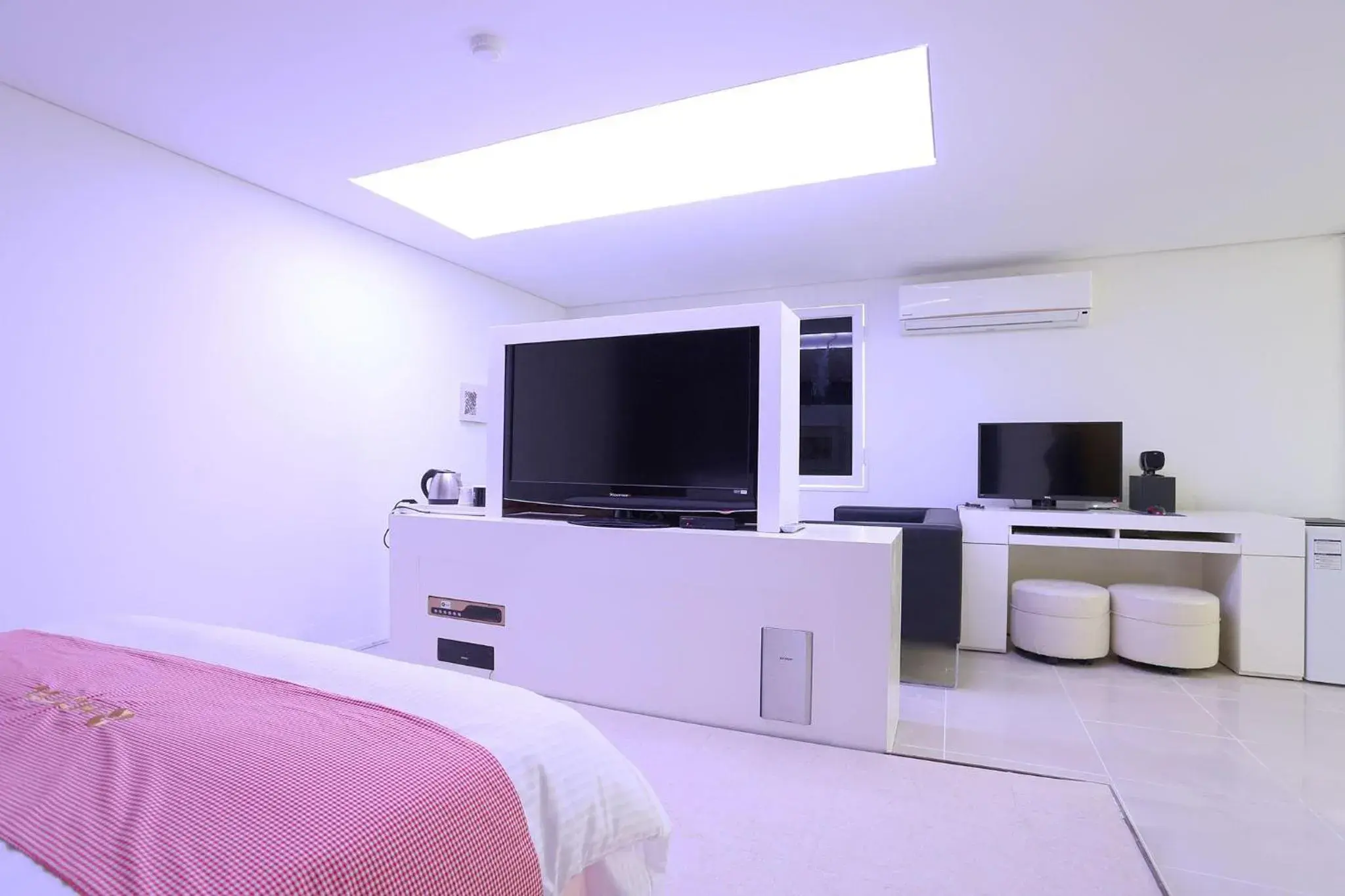 Bed in Q Hotel Bed in Q Hotel