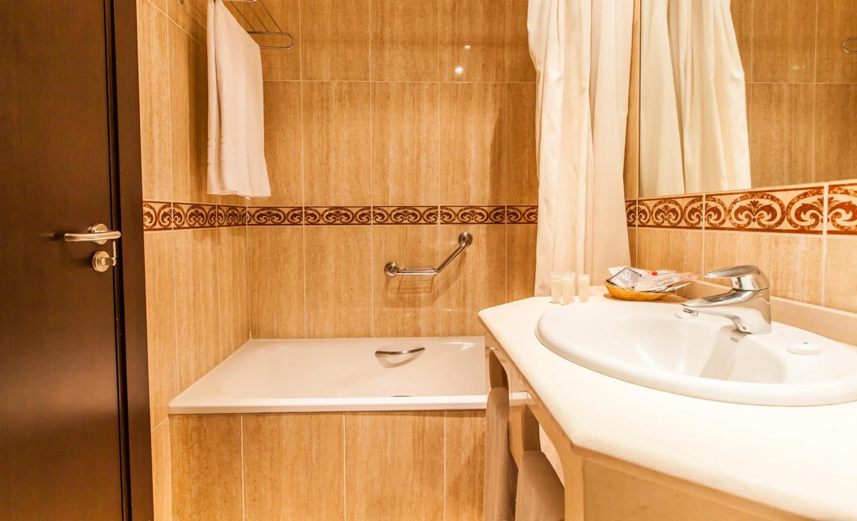 Bathroom in BLUESEA Gran Cervantes Bathroom in BLUESEA Gran Cervantes