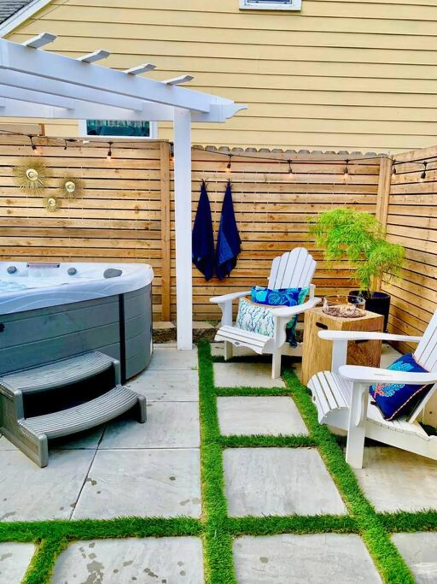 Private Basement Suite w Hot Tub