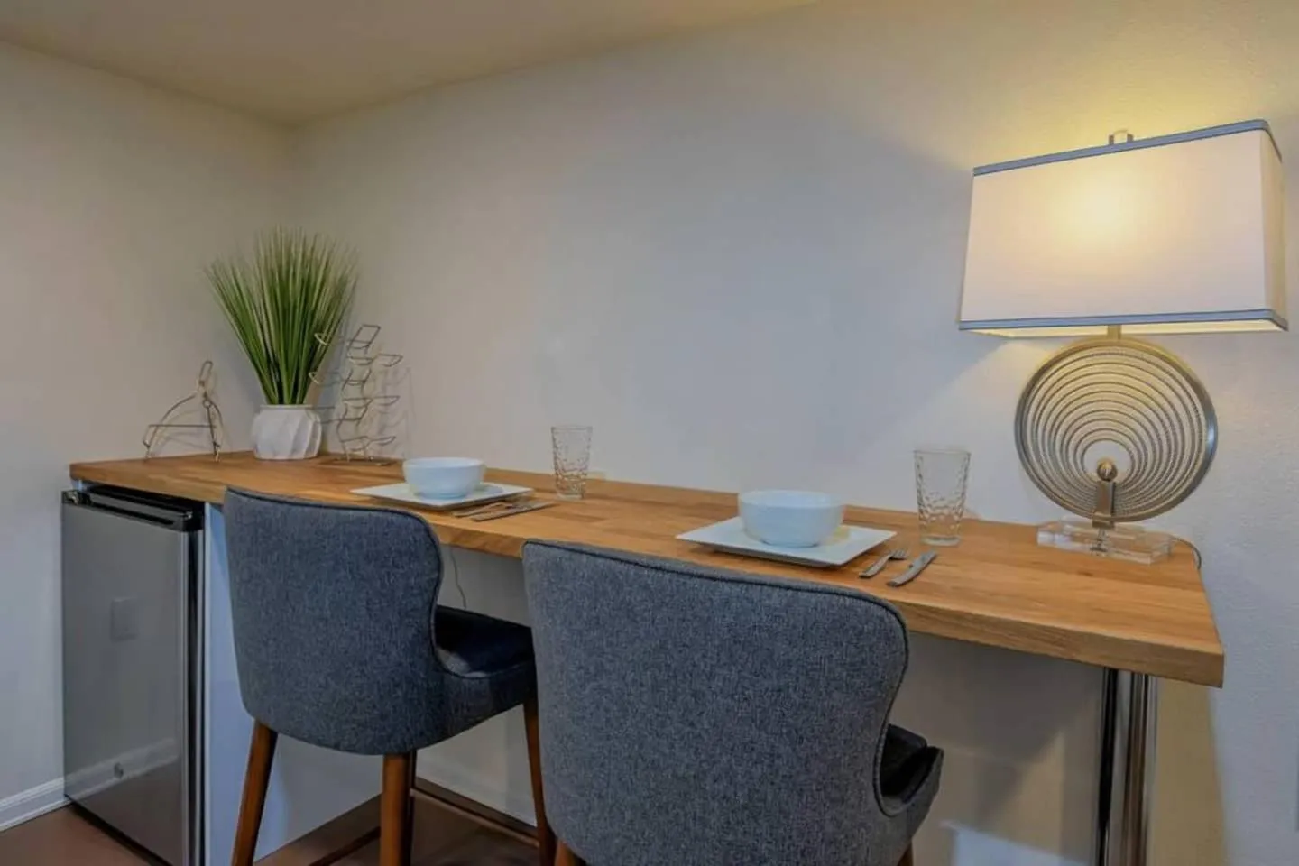 Private Basement Suite w Hot Tub