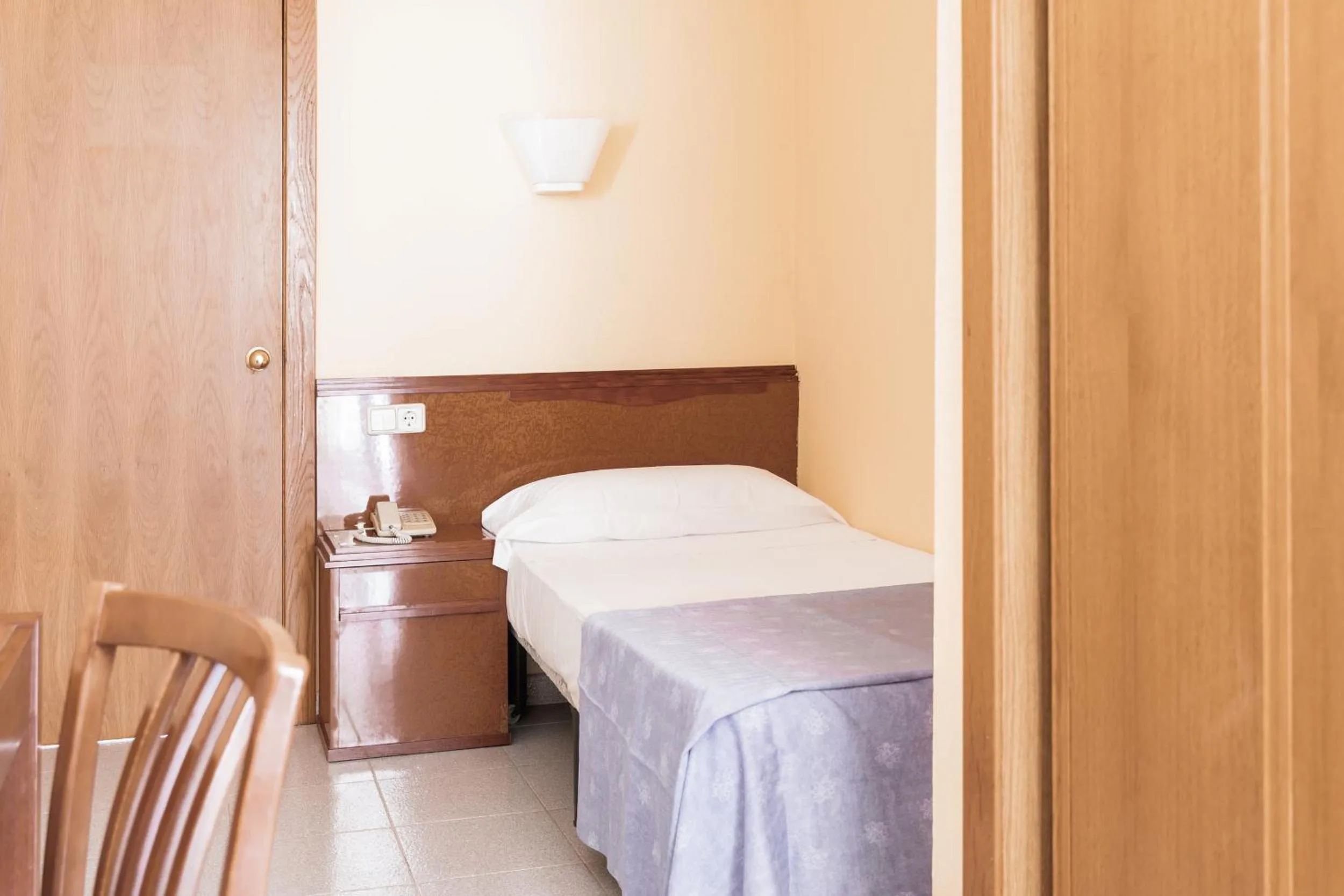 Photo of the whole room, Bed in Hotel Golf Beach