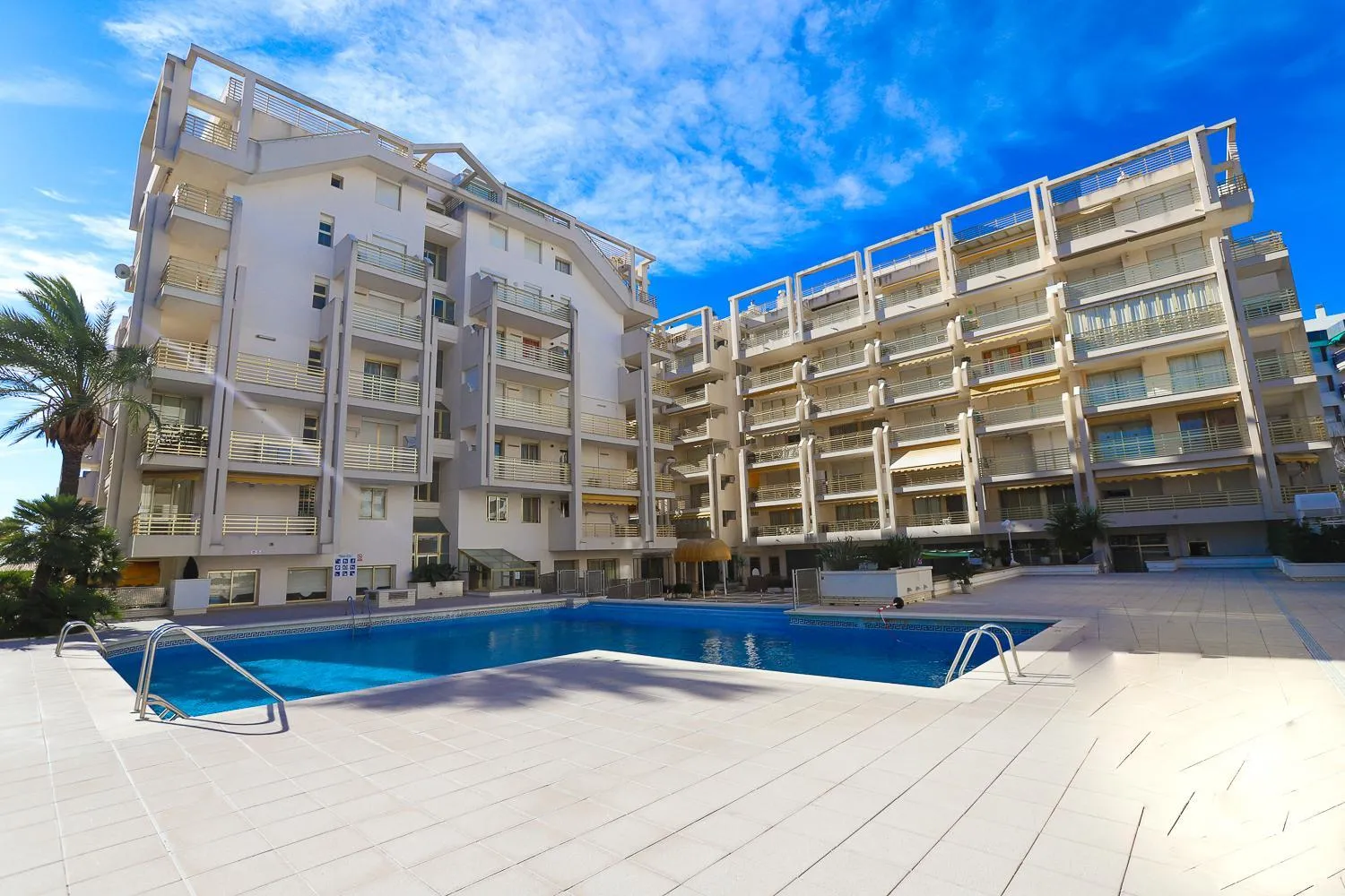 Swimming pool in DIFERENTFLATS Novelty