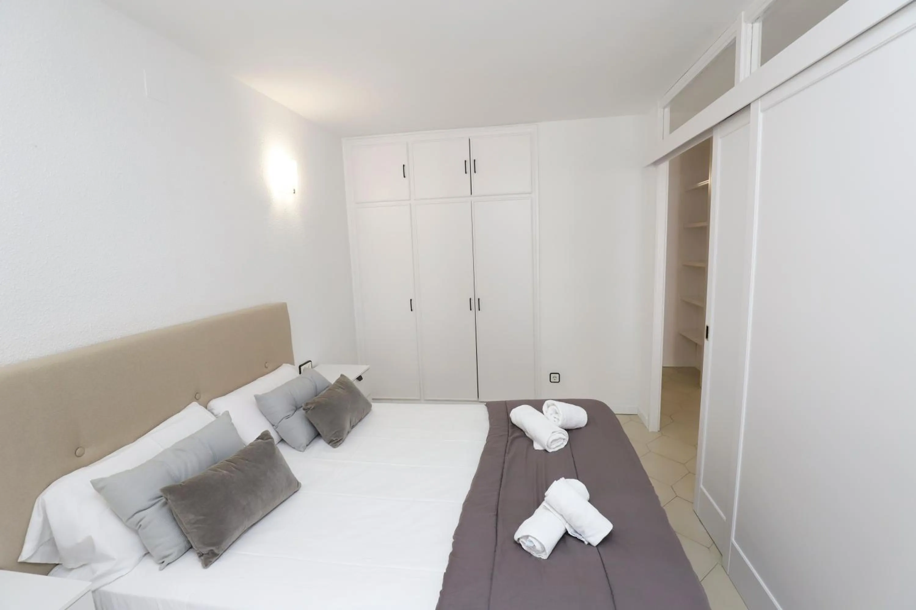 Bed in DIFERENTFLATS Novelty
