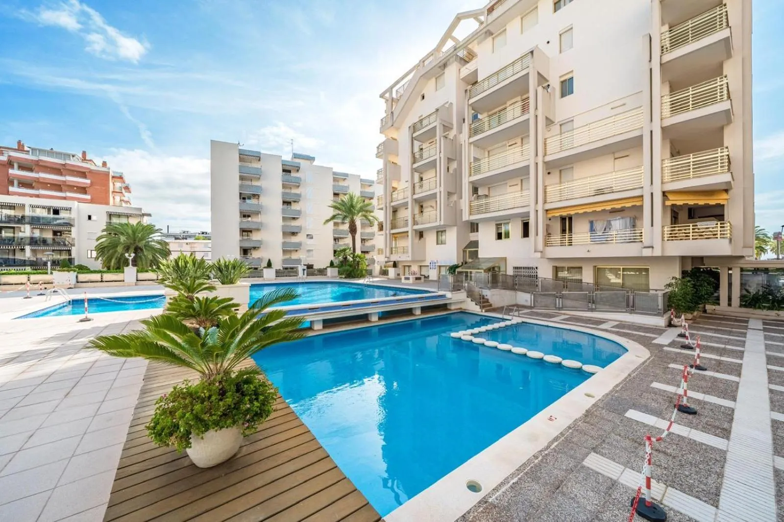 Swimming pool in DIFERENTFLATS Novelty