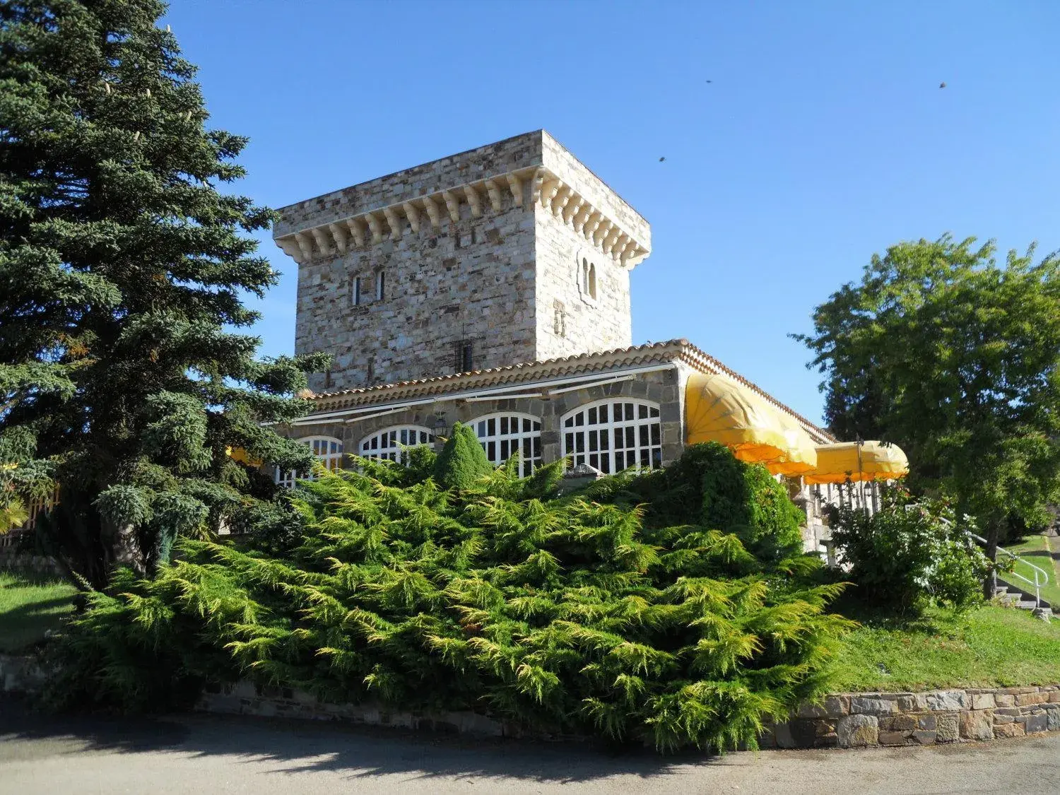 Property building in Hotel Temple Pradorrey Property building in Hotel Temple Pradorrey