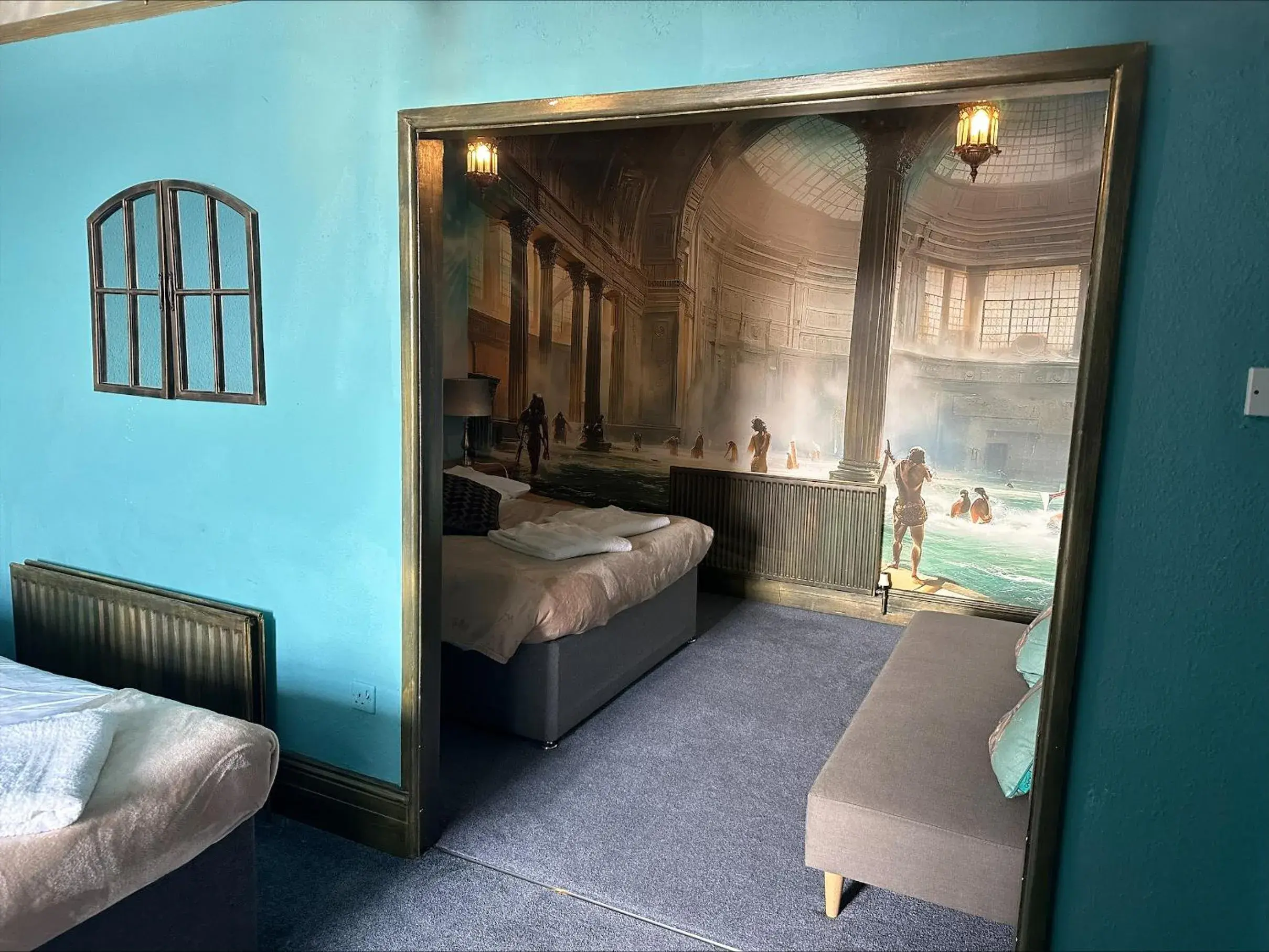 Bedroom, Bed in Stonehenge Inn Bedroom, Bed in Stonehenge Inn