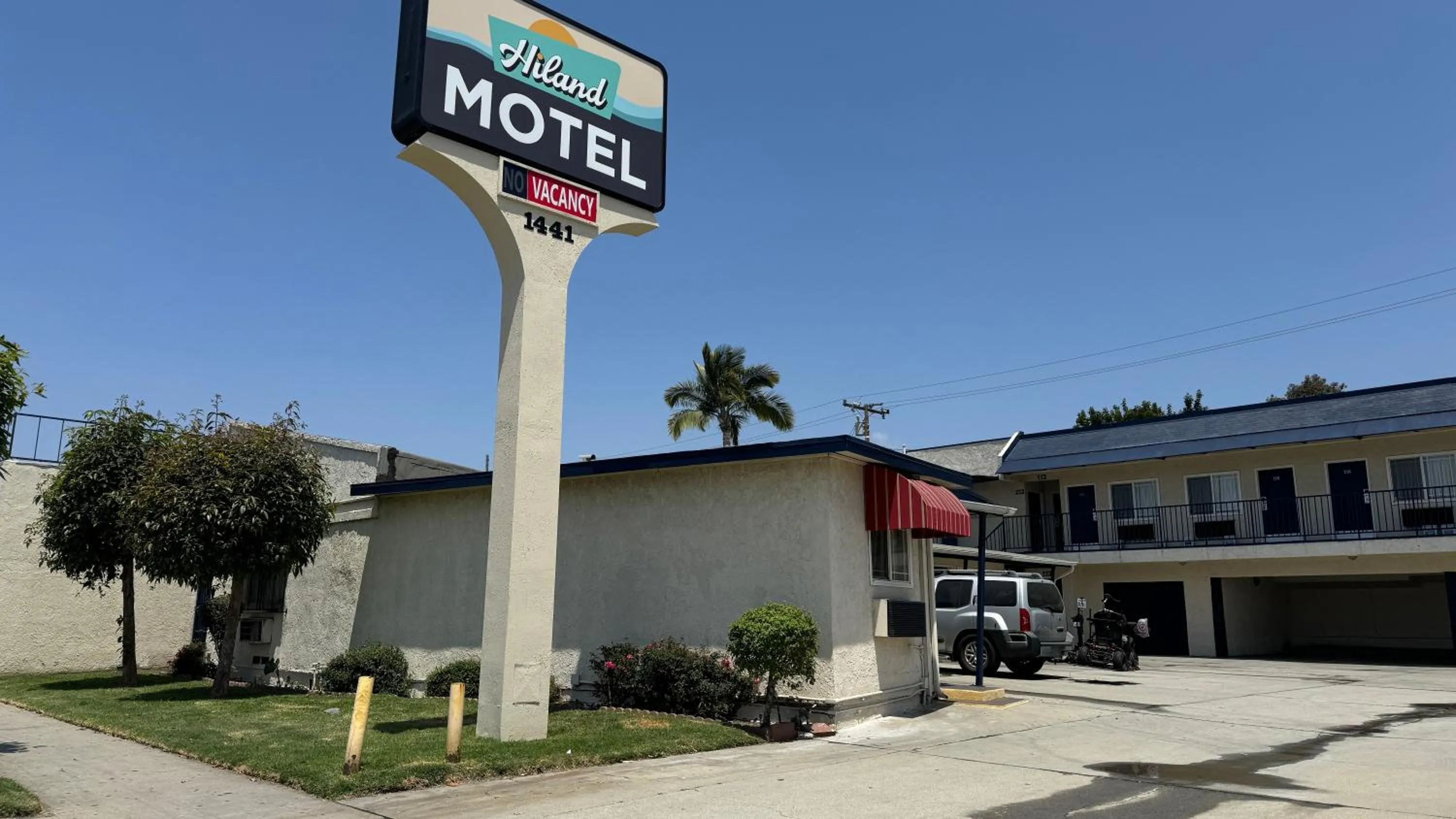 Hiland Motel