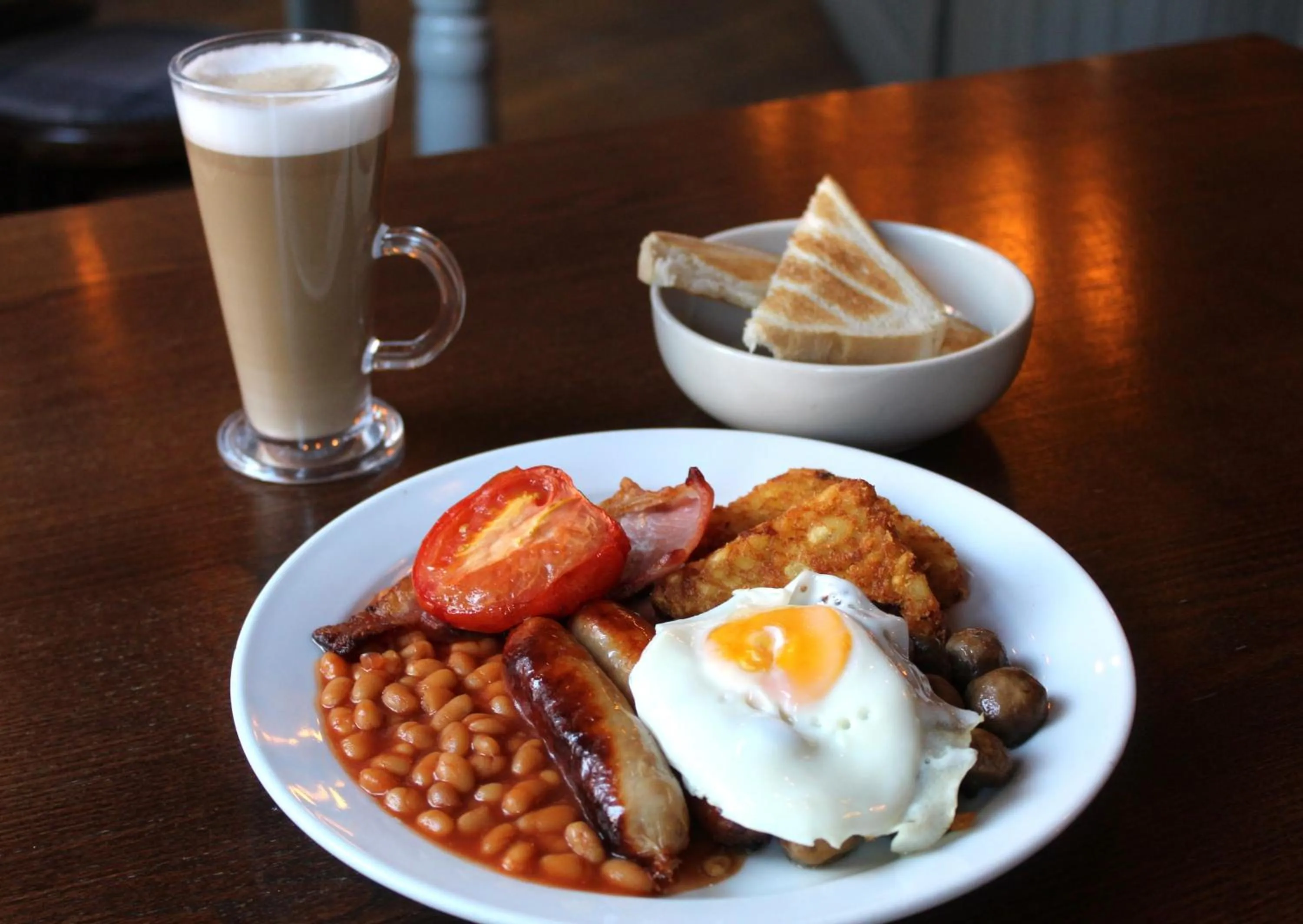Breakfast in Black Lion Hotel Manchester