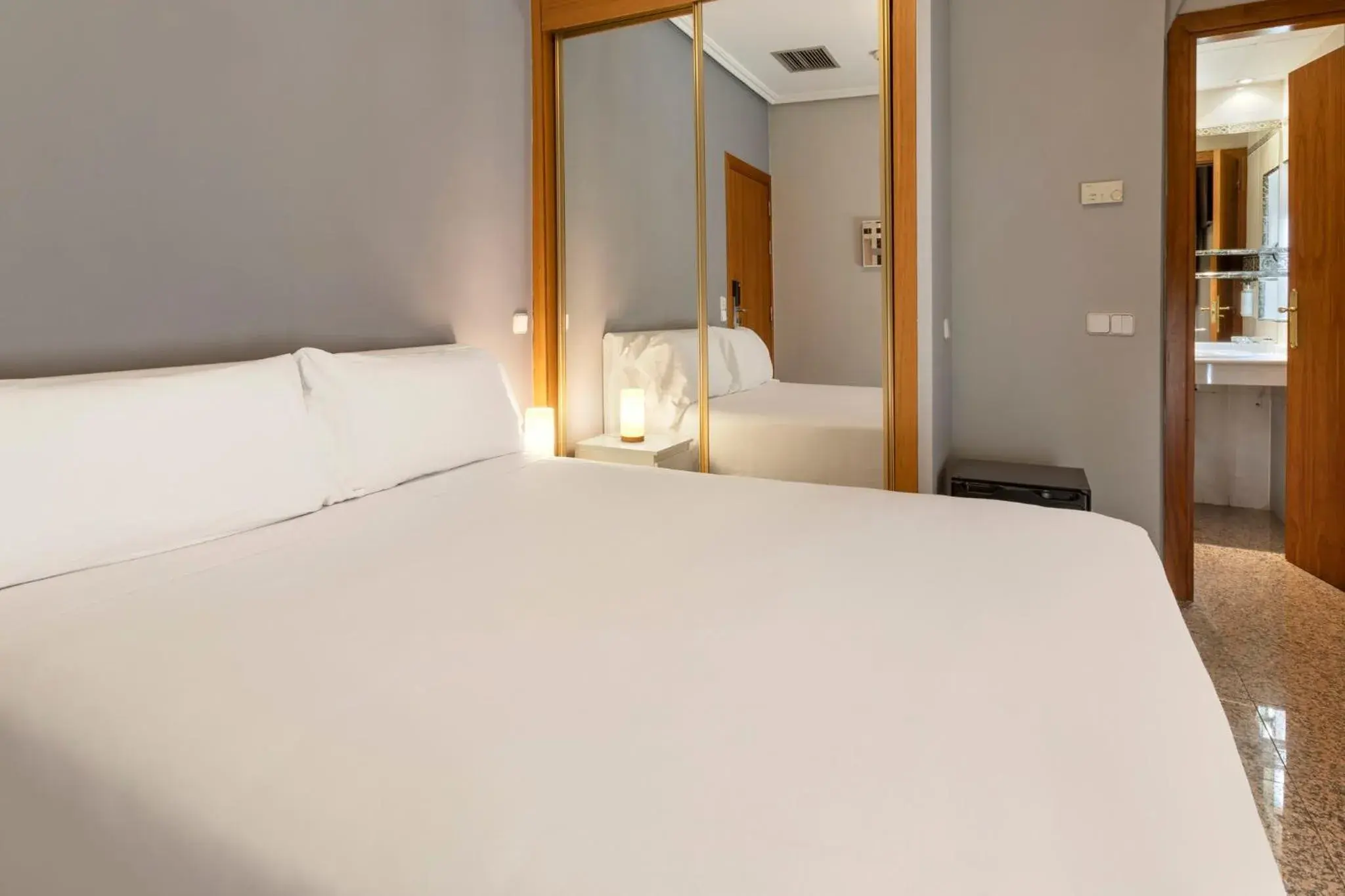 Photo of the whole room, Bed in Sercotel Togumar Photo of the whole room, Bed in Sercotel Togumar