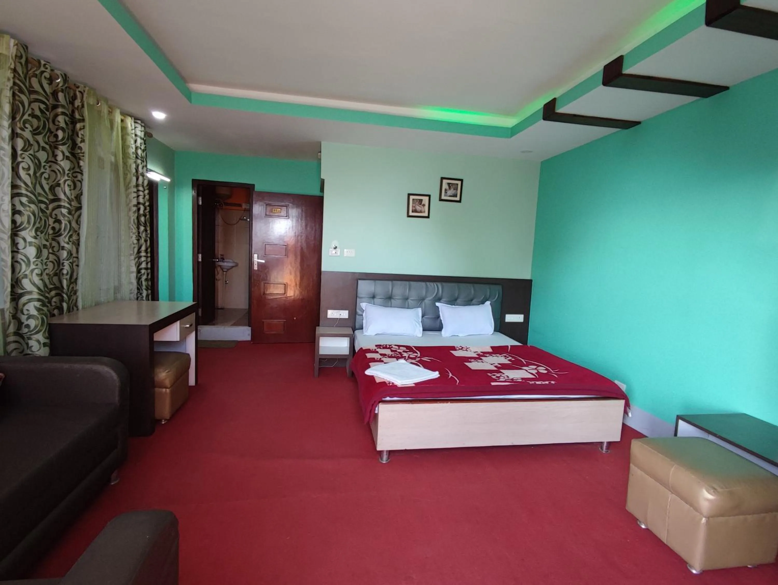 TV and multimedia, Bed in Hotel La Casa