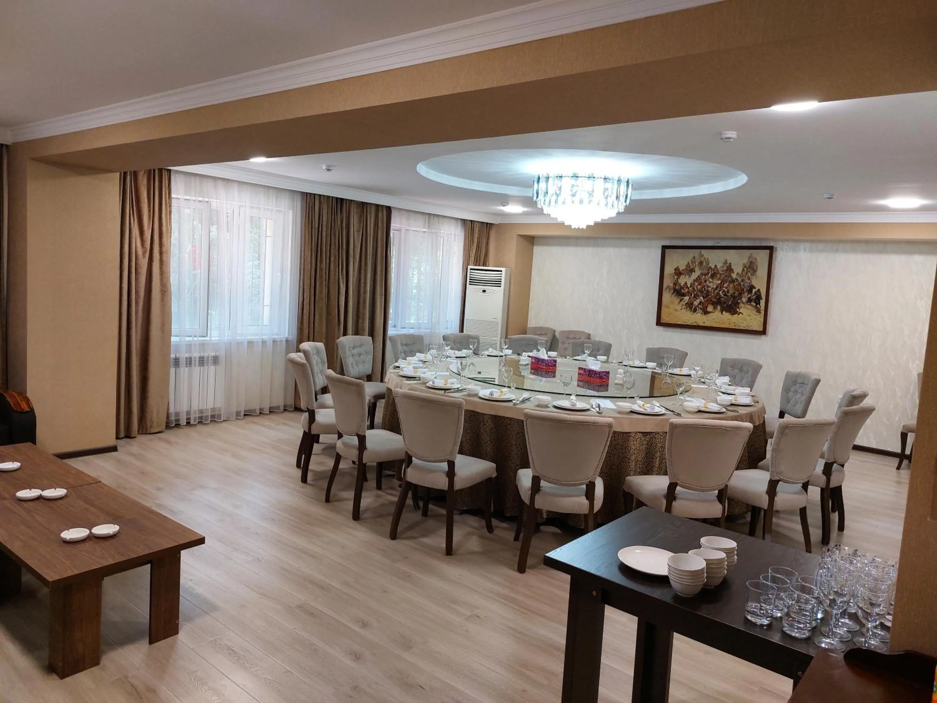 Restaurant/places to eat in CENTRAL ASİA HOTEL