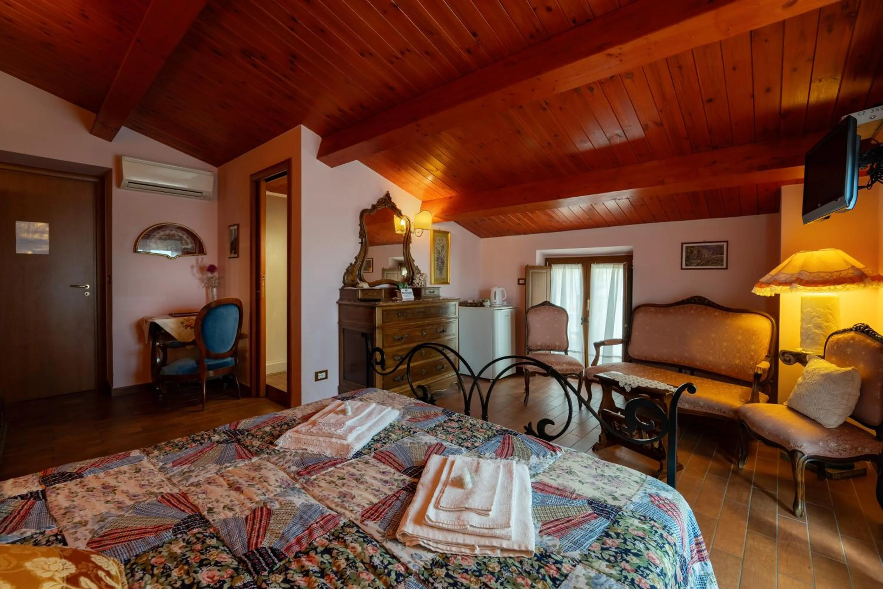 Photo of the whole room, Bed in Il Belvedere