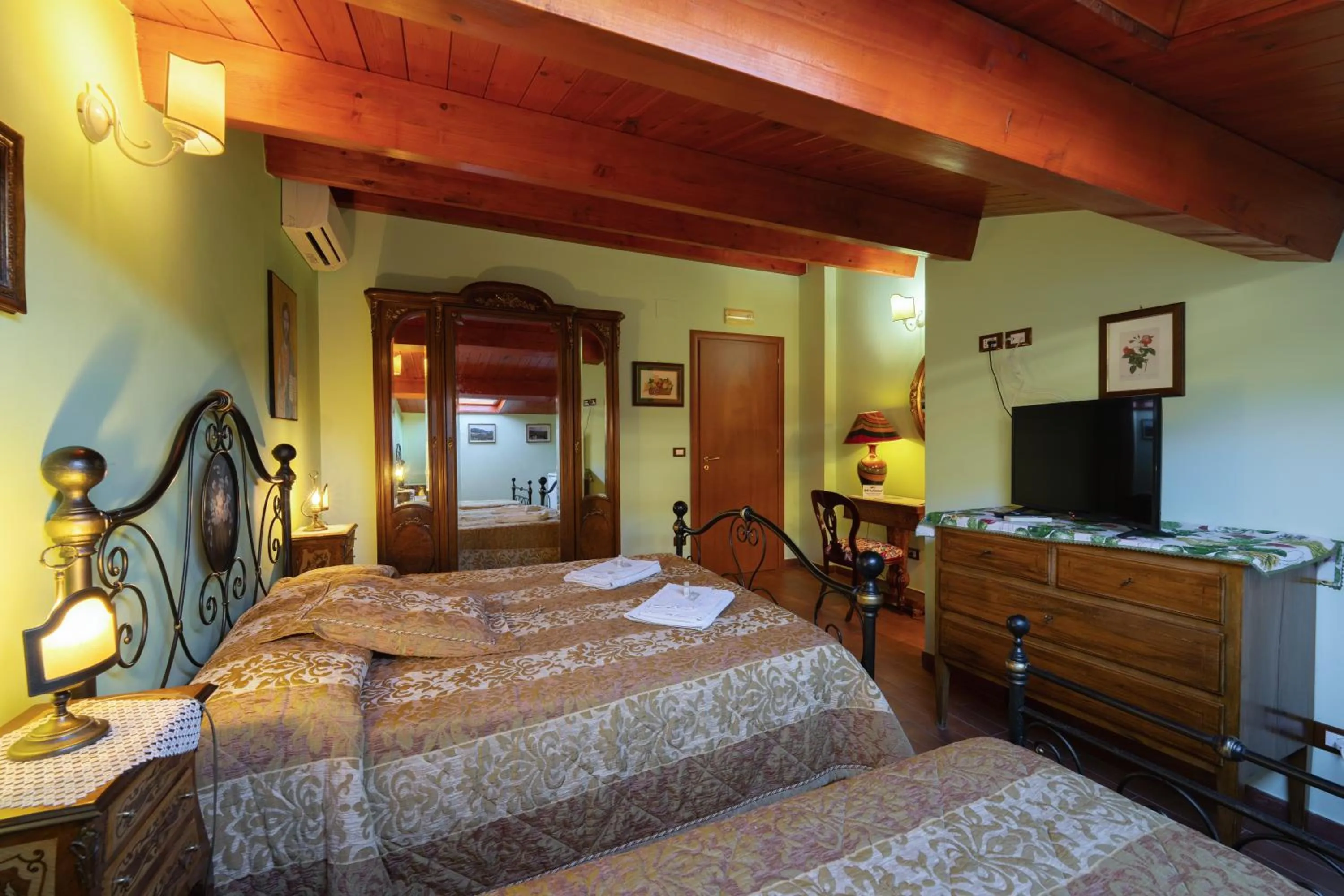 Photo of the whole room, Bed in Il Belvedere