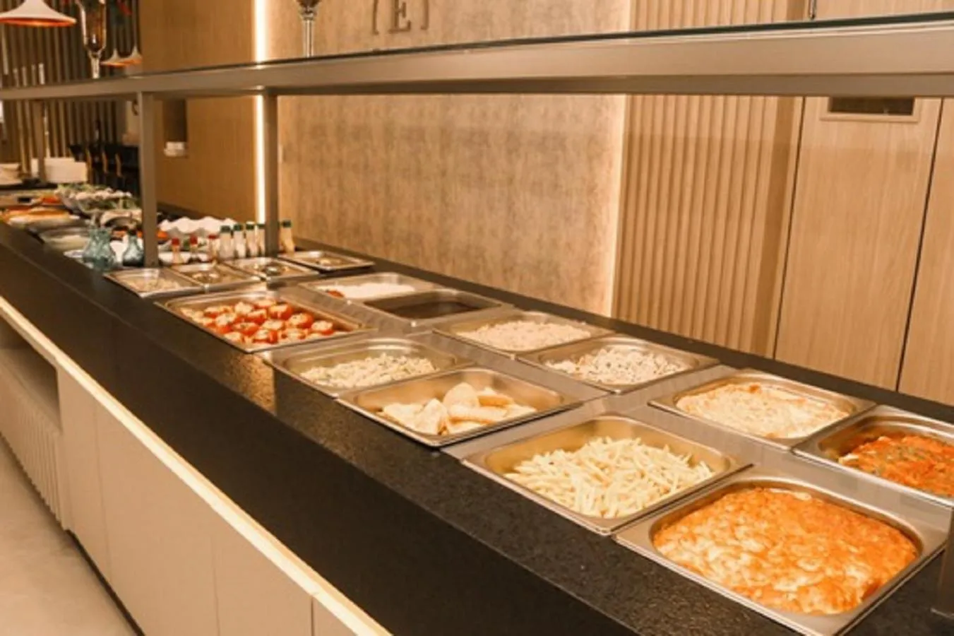 Restaurant/places to eat in Estação Termas Hotel