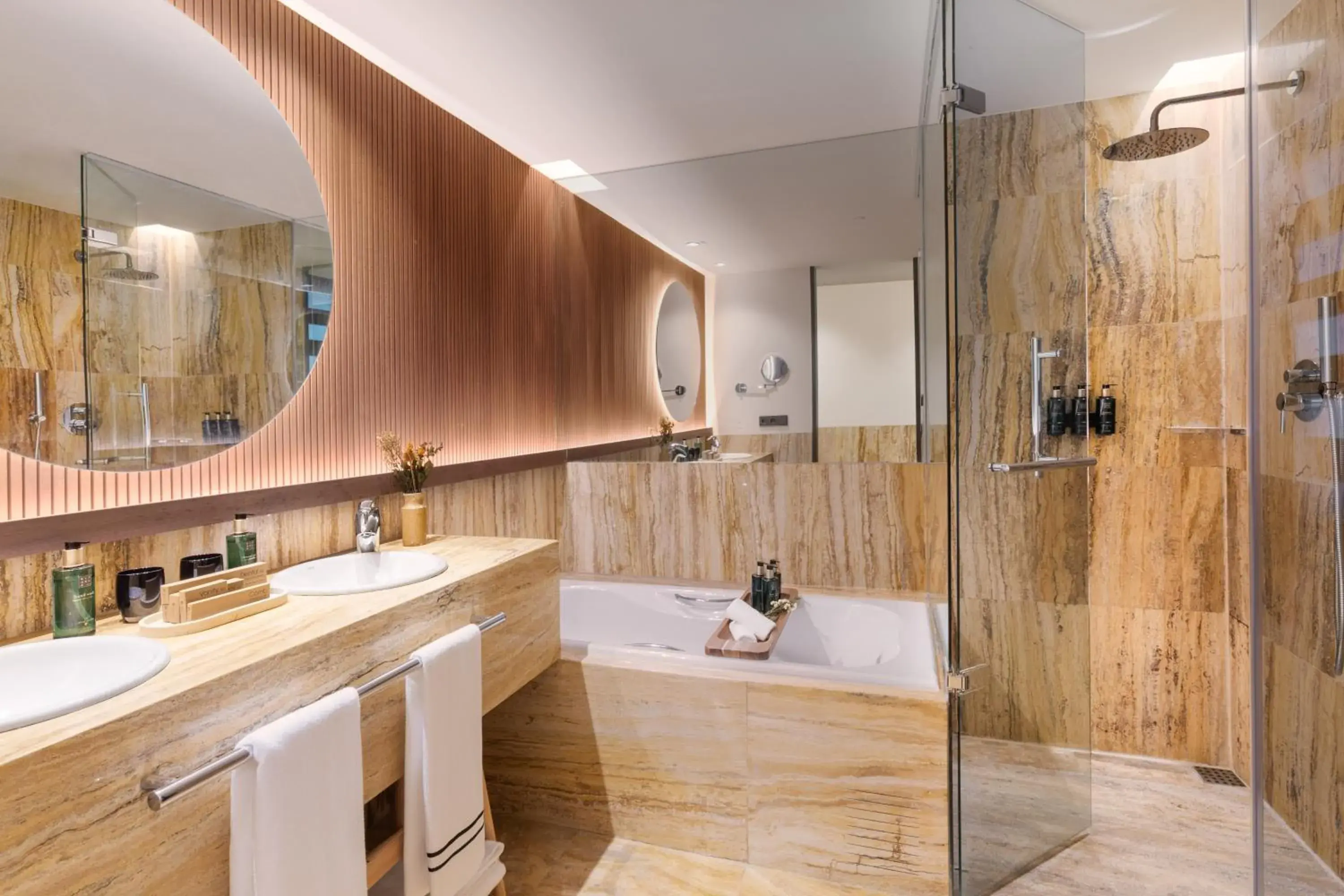 Junior Suite in Hotel Meliá Bilbao Junior Suite in Hotel Meliá Bilbao