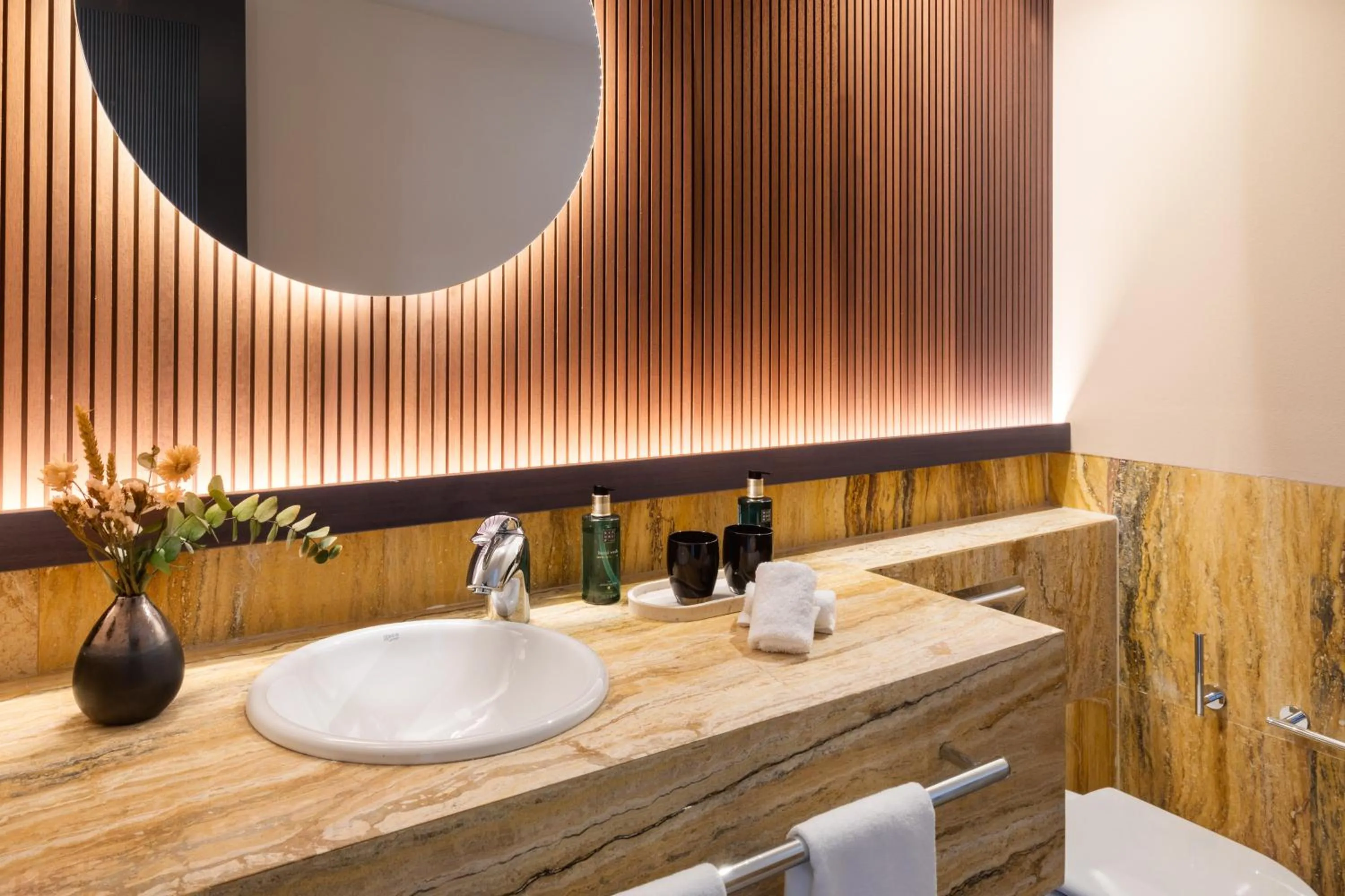 Bathroom in Hotel Meliá Bilbao