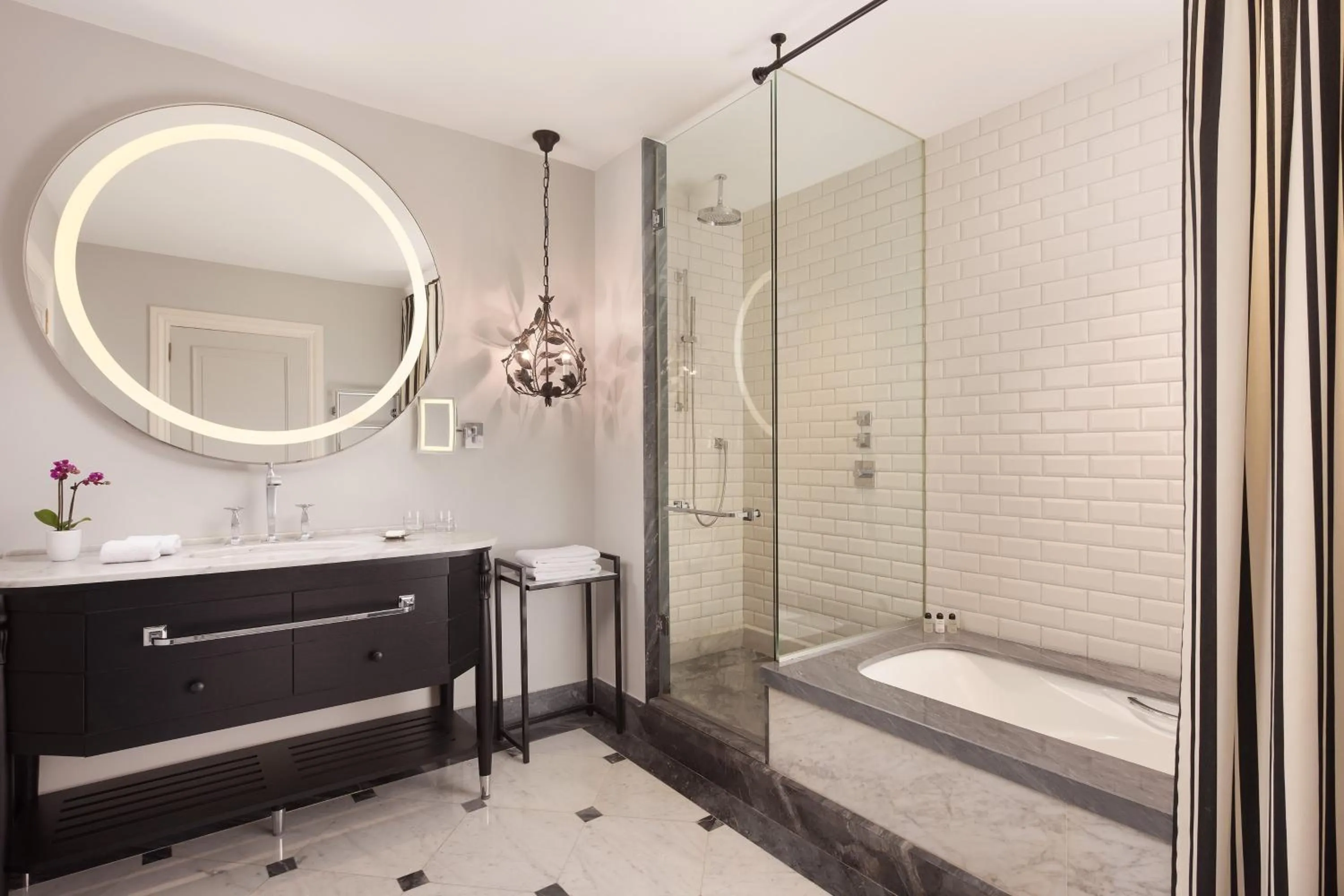 Bathroom in Hotel Maria Cristina, a Luxury Collection Hotel, San Sebastian