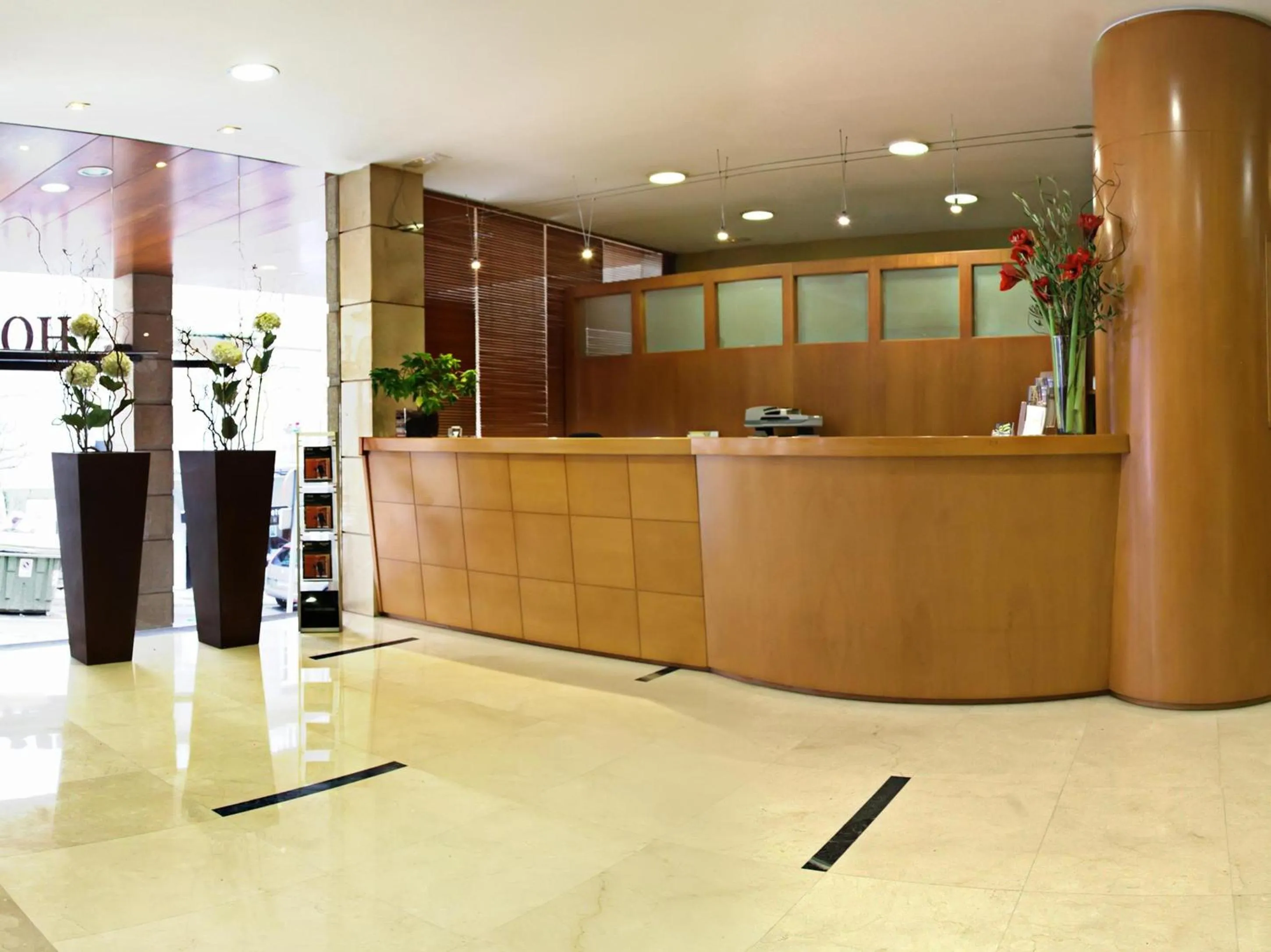 Lobby or reception in Hotel Sercotel Tres Luces