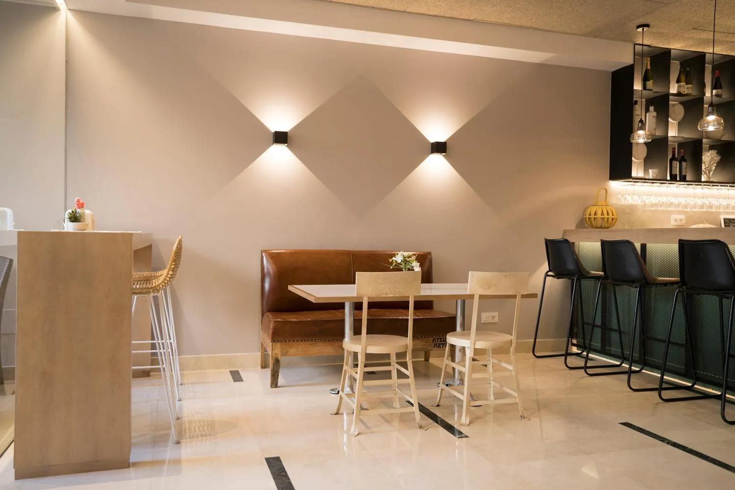 Restaurant/places to eat in Hotel Sercotel Tres Luces