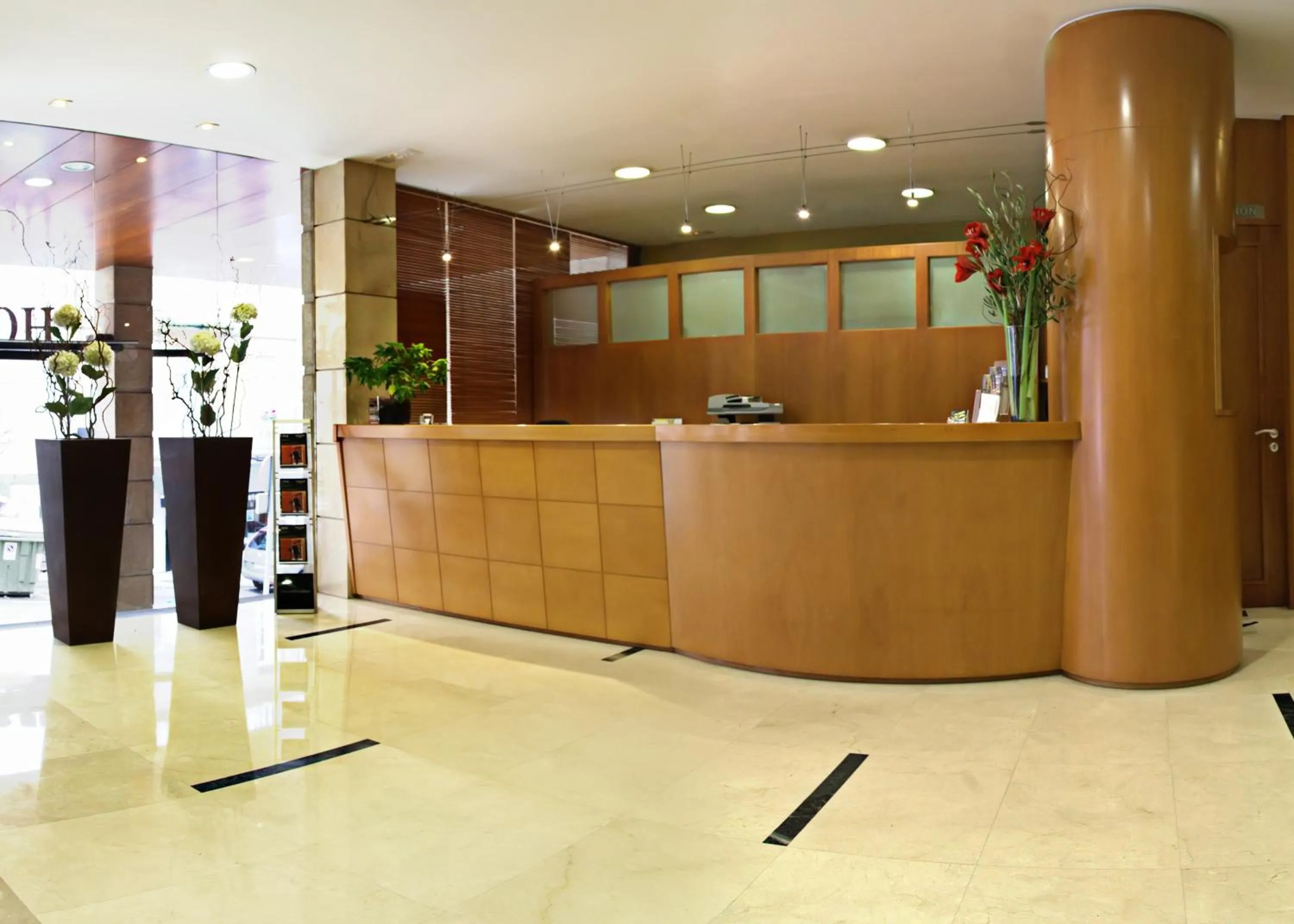 Lobby or reception in Hotel Sercotel Tres Luces