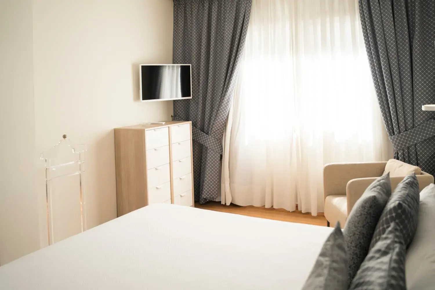 Communal lounge/ TV room, Bed in Hotel Sercotel Tres Luces Communal lounge/ TV room, Bed in Hotel Sercotel Tres Luces