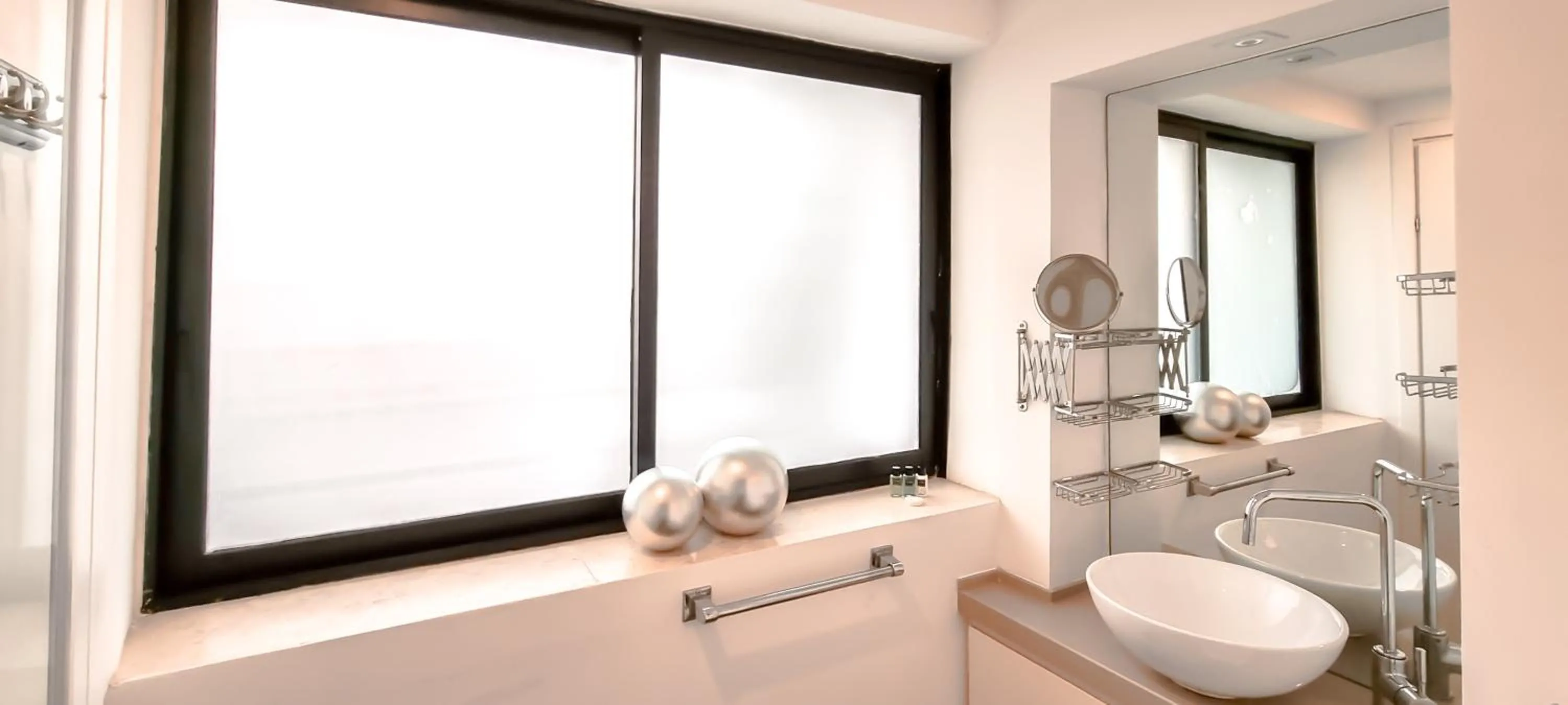 Bathroom in BnBIsrael apartments - Rupin Nacre