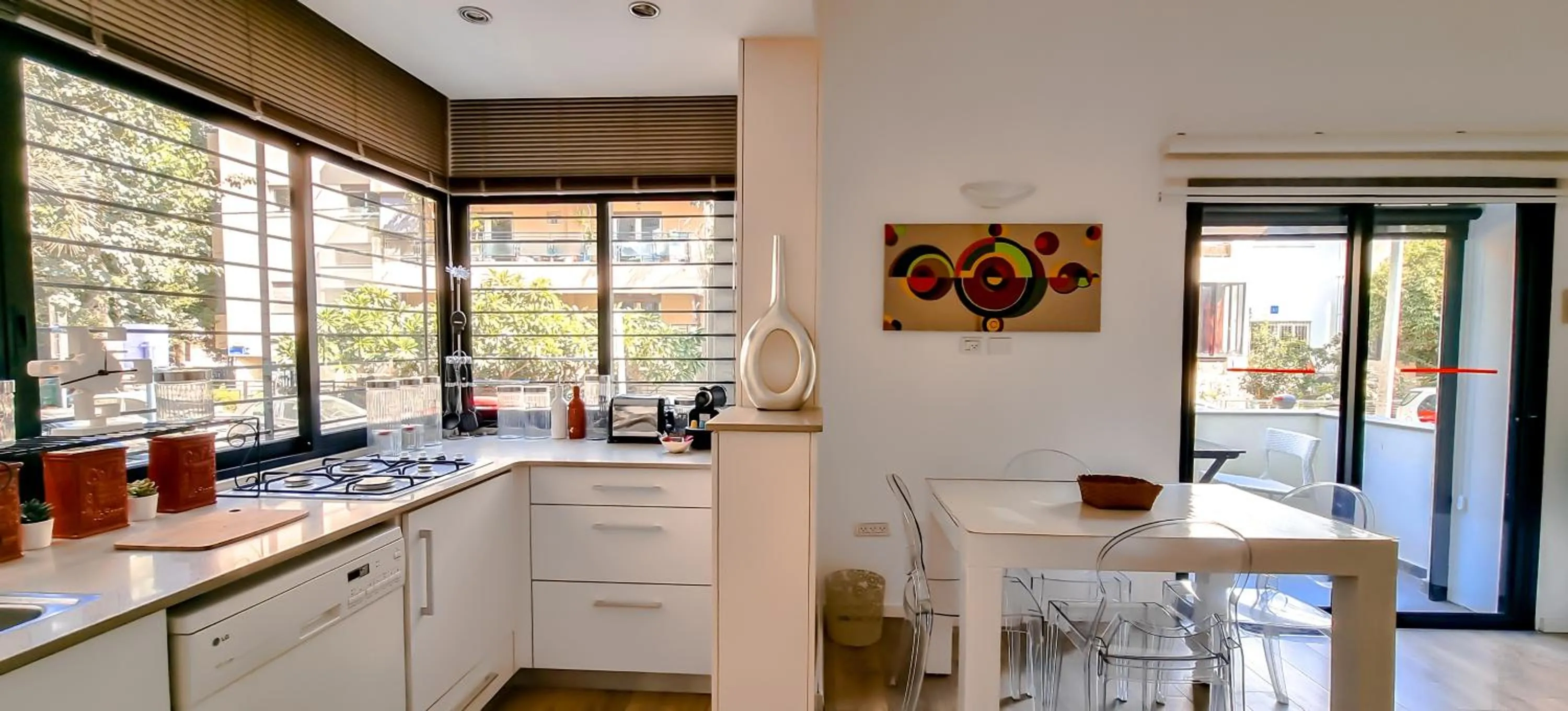 Kitchen or kitchenette in BnBIsrael apartments - Rupin Nacre