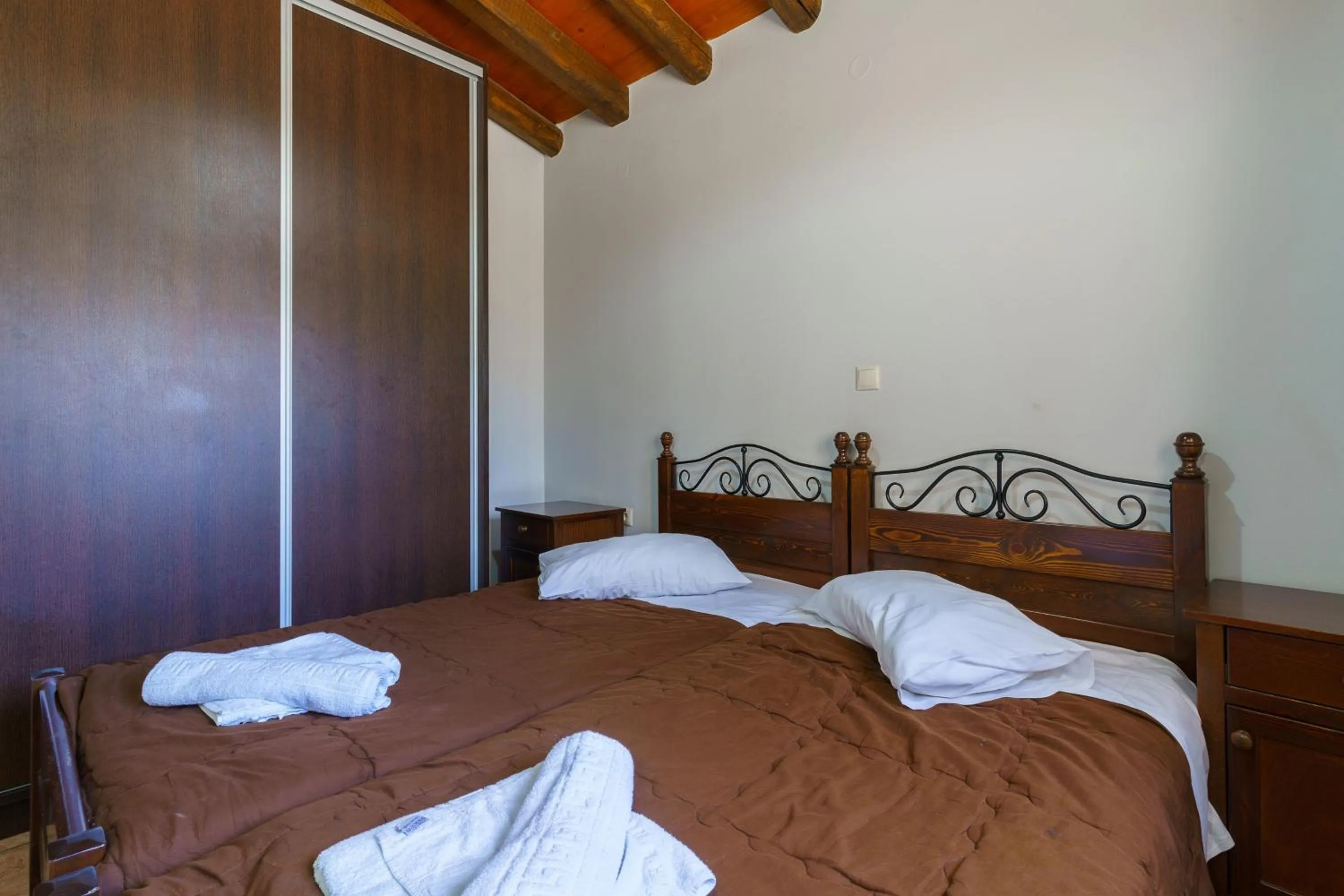 Bed in Omalos Village