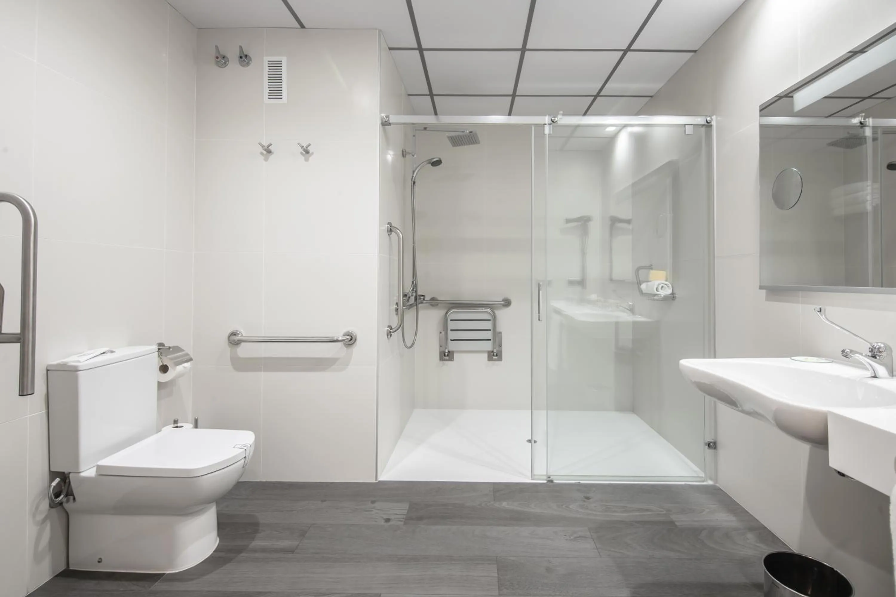 Bathroom in Hotel Monte Puertatierra