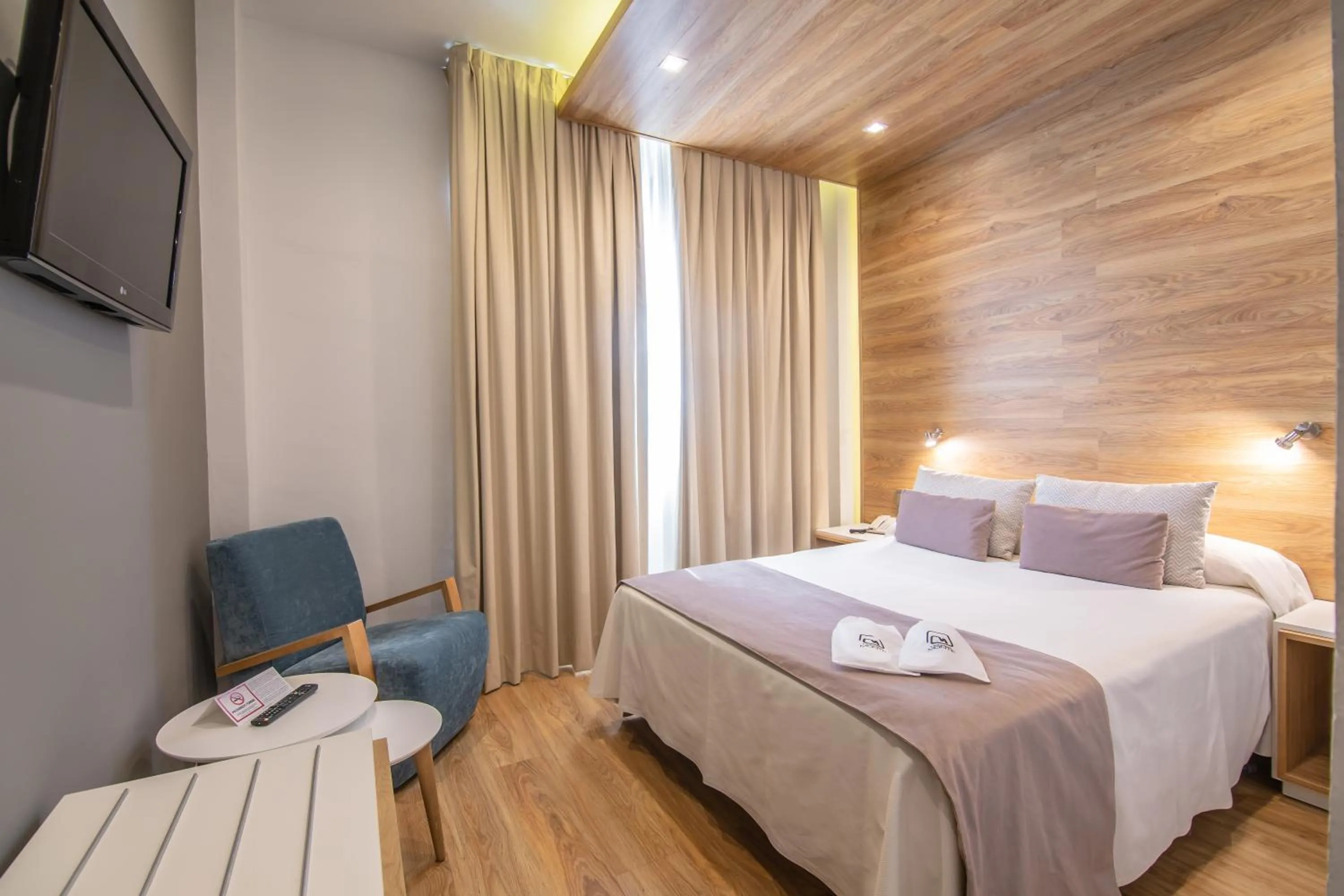 Photo of the whole room, Bed in Hotel Monte Puertatierra