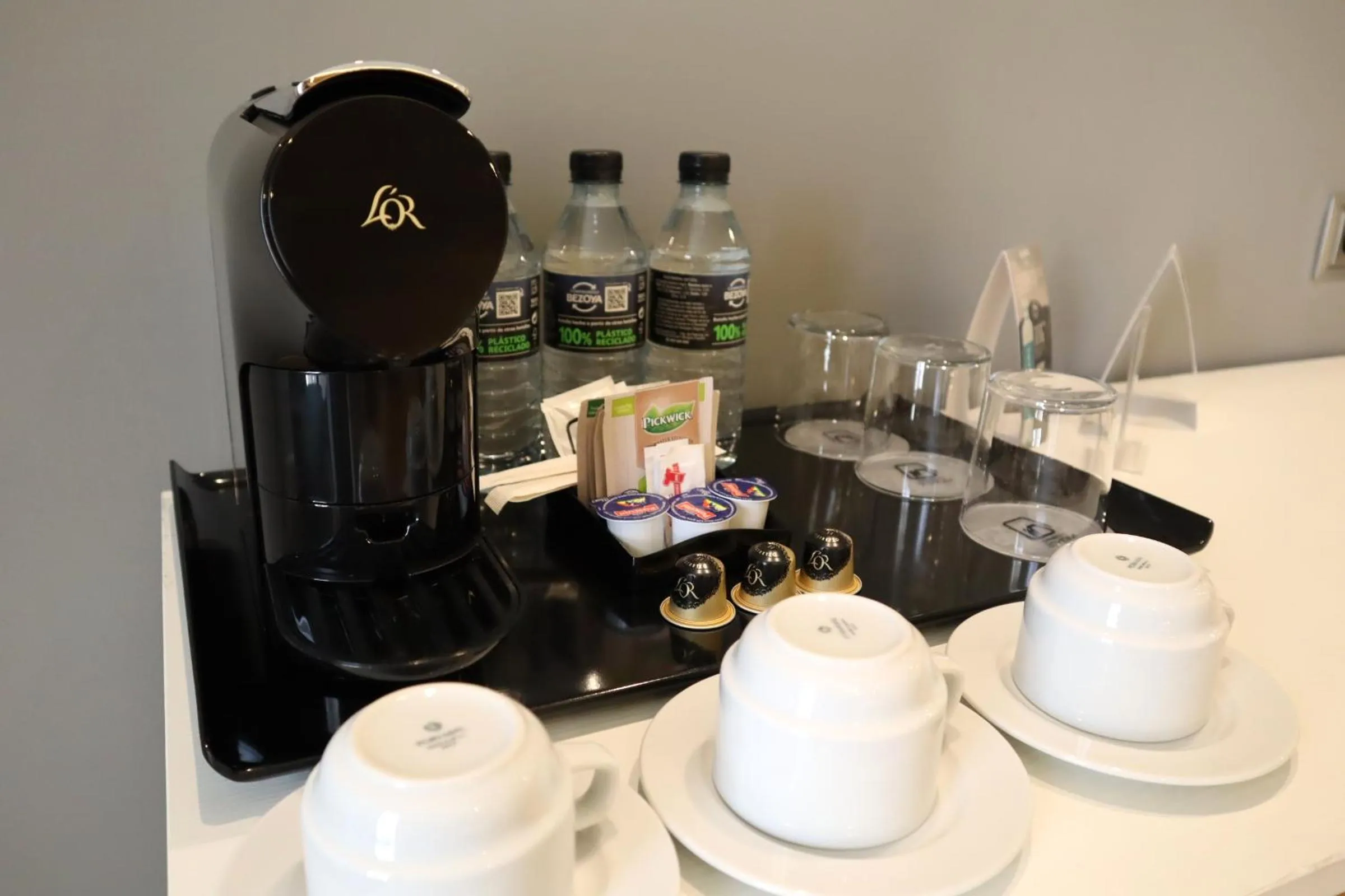 Coffee/tea facilities in Hotel Monte Puertatierra