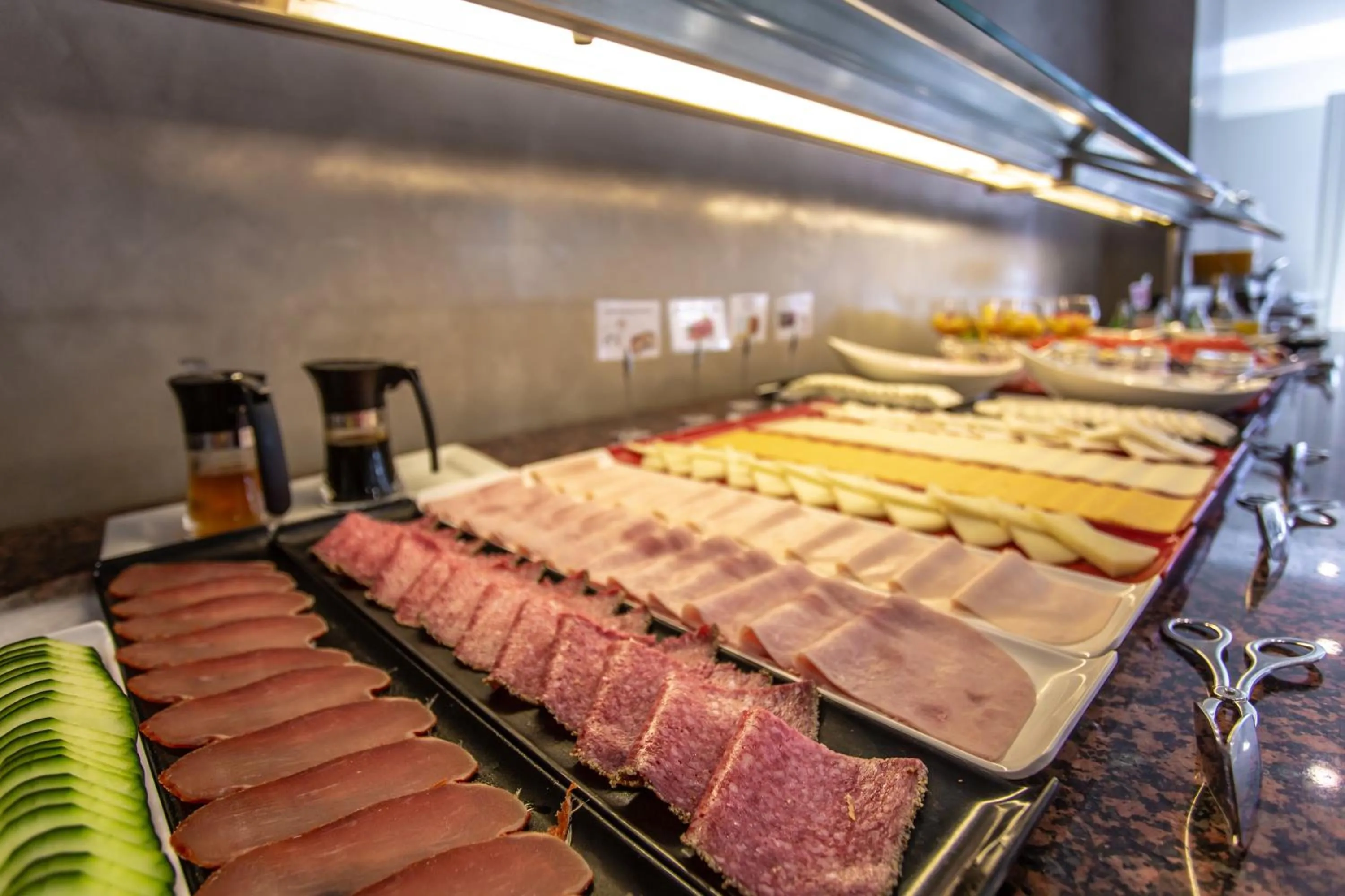 Buffet breakfast in Hotel Monte Puertatierra