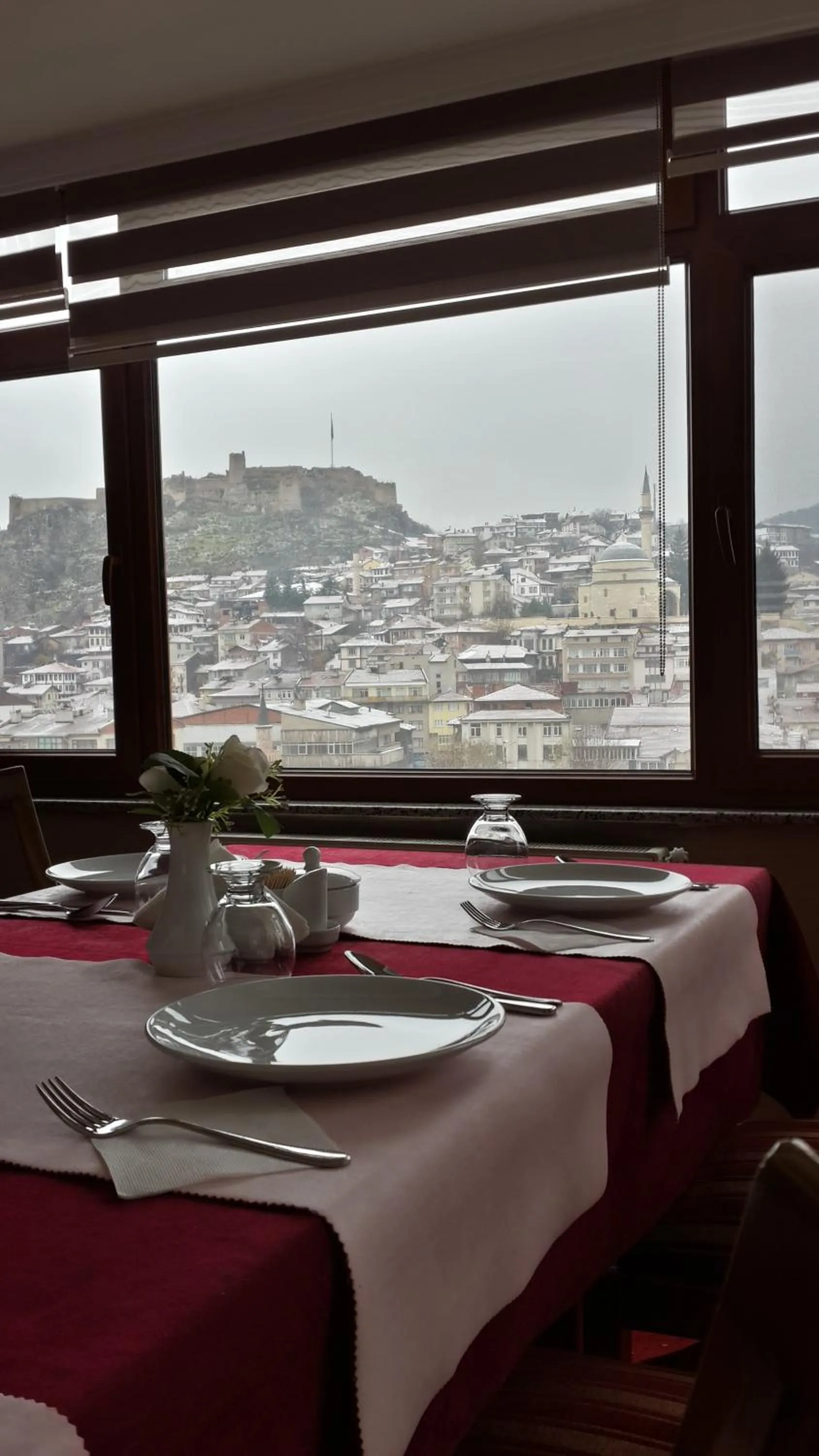 Restaurant/places to eat in Otel Mutevelli