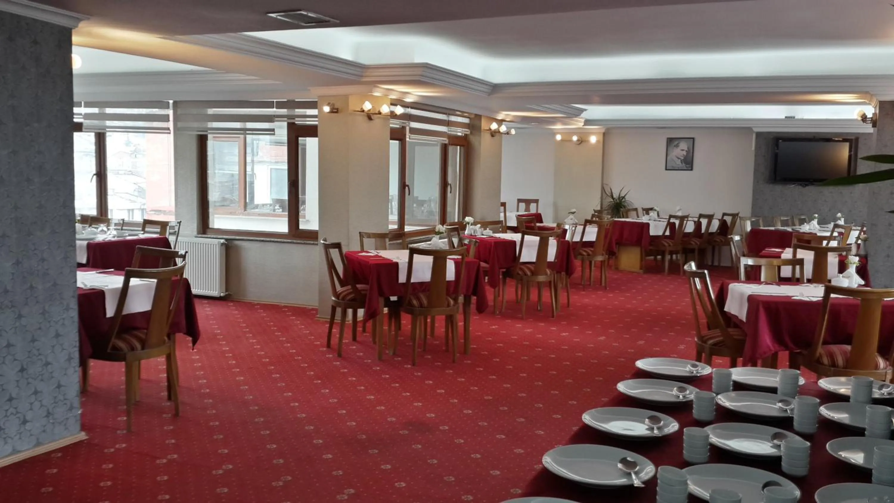 Restaurant/places to eat in Otel Mutevelli