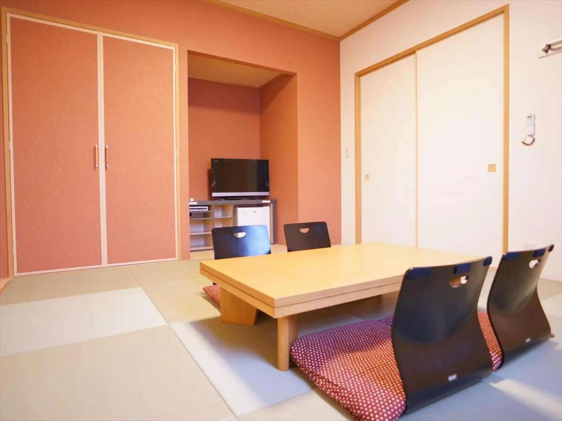 Photo of the whole room in Green Rich Hotel Osaka Airport