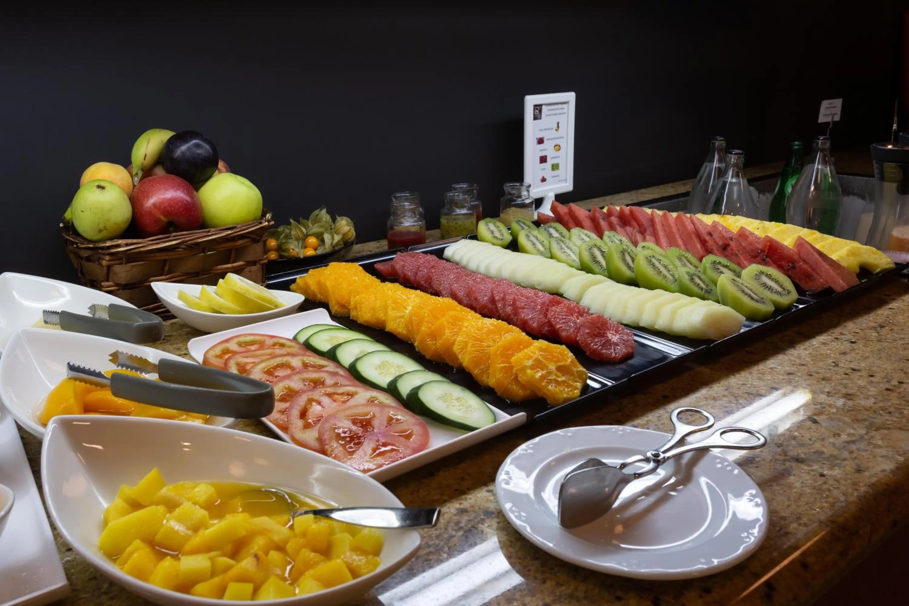 Buffet breakfast in Monte Carmelo