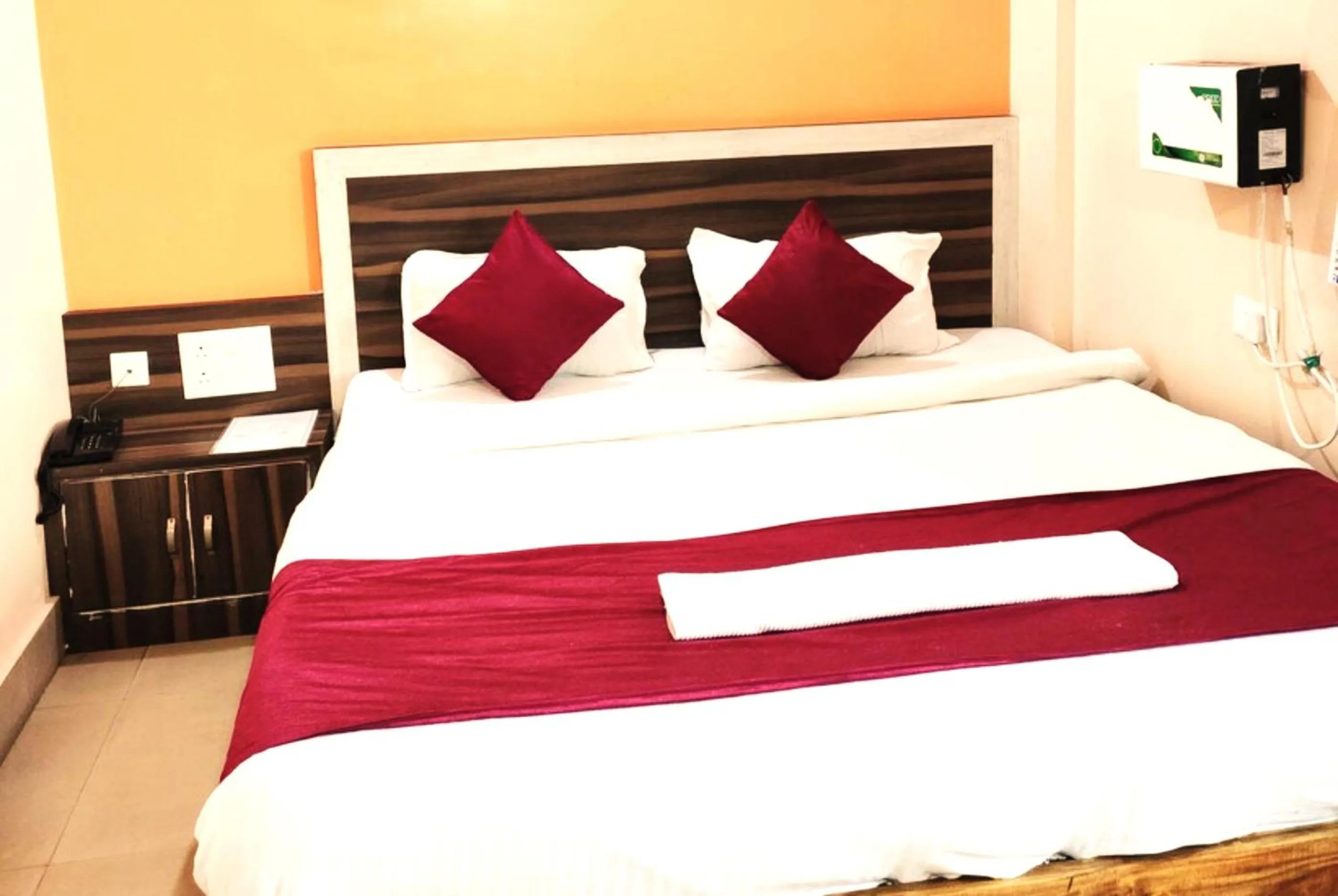 Bed in Goroomgo Krishna Residency Puri Near Sea Beach - Spacious Room with Excellent Service Awarded - Best Seller