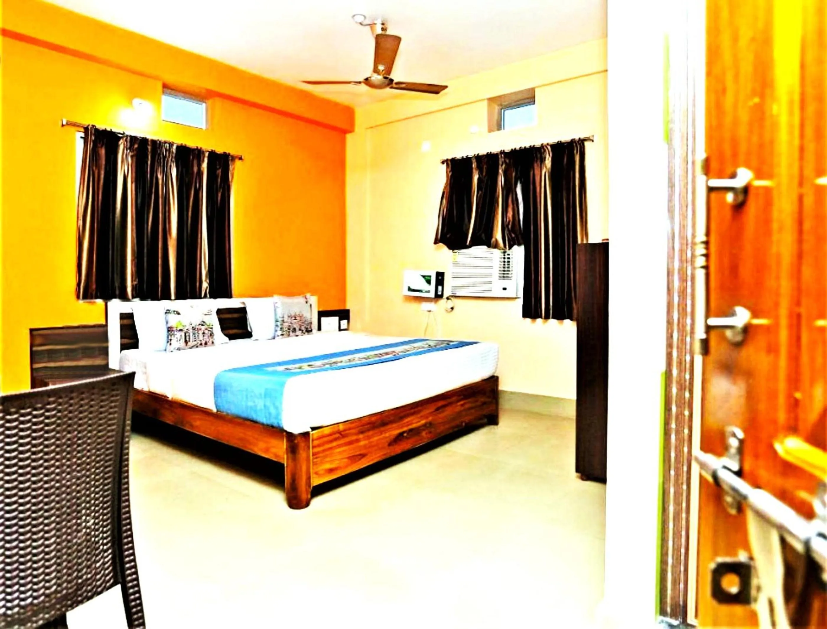 Bed in Goroomgo Krishna Residency Puri Near Sea Beach - Spacious Room with Excellent Service Awarded - Best Seller