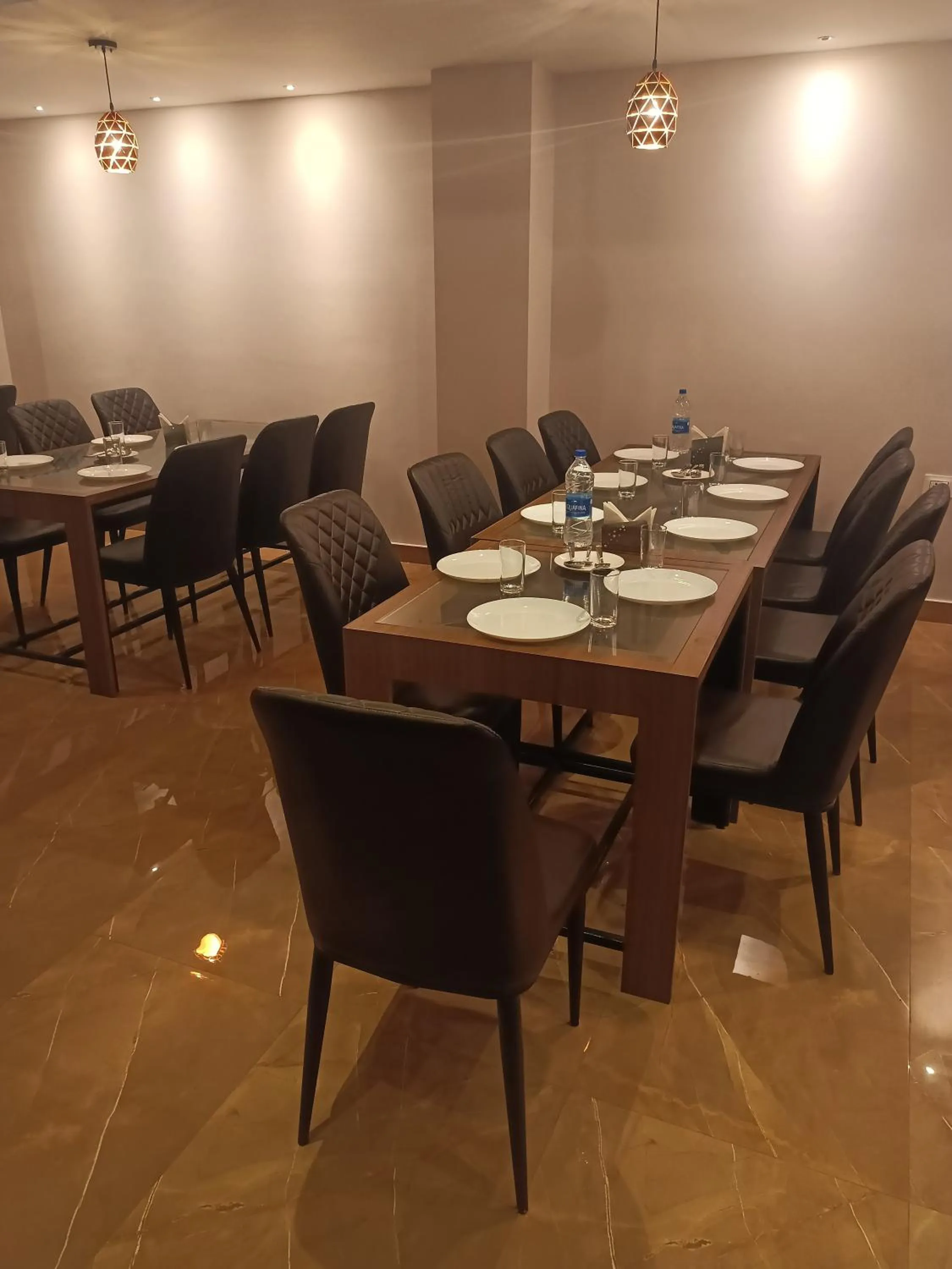 Restaurant/places to eat in Golden Peaks Hotel & Restaurant