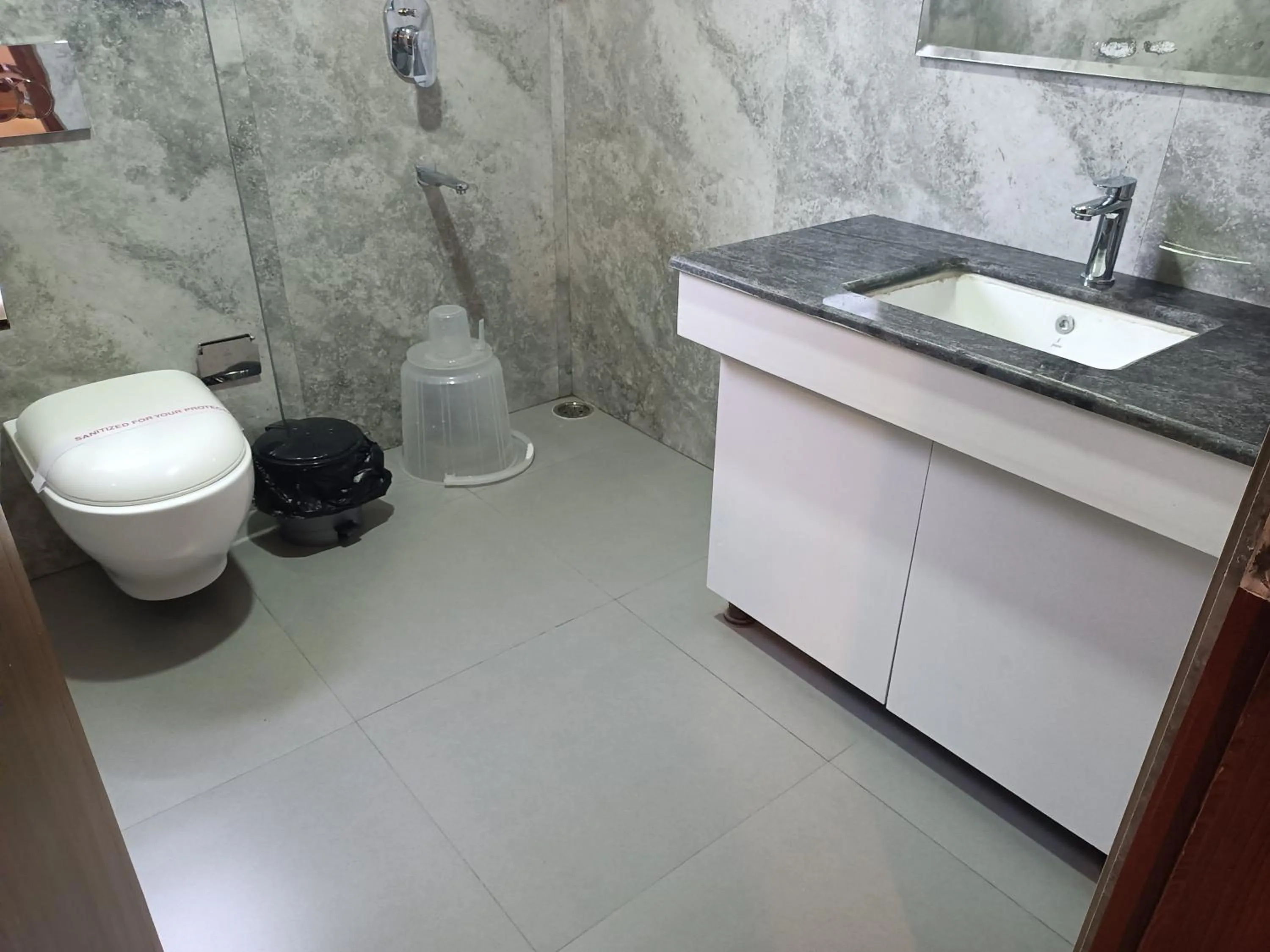 Bathroom in Golden Peaks Hotel & Restaurant